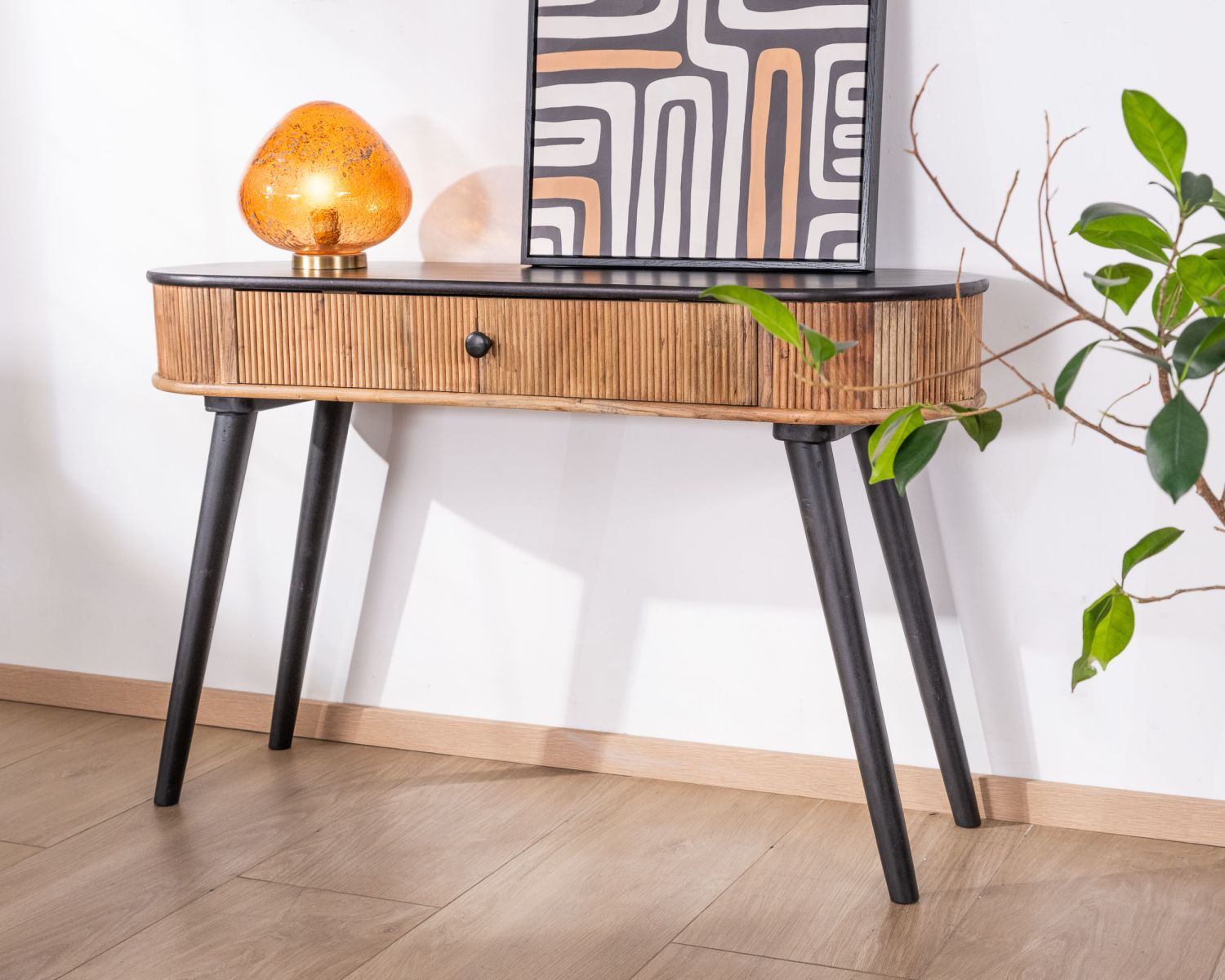 Consolle dal design retrò bicolore "Boogie" in acacia e nero