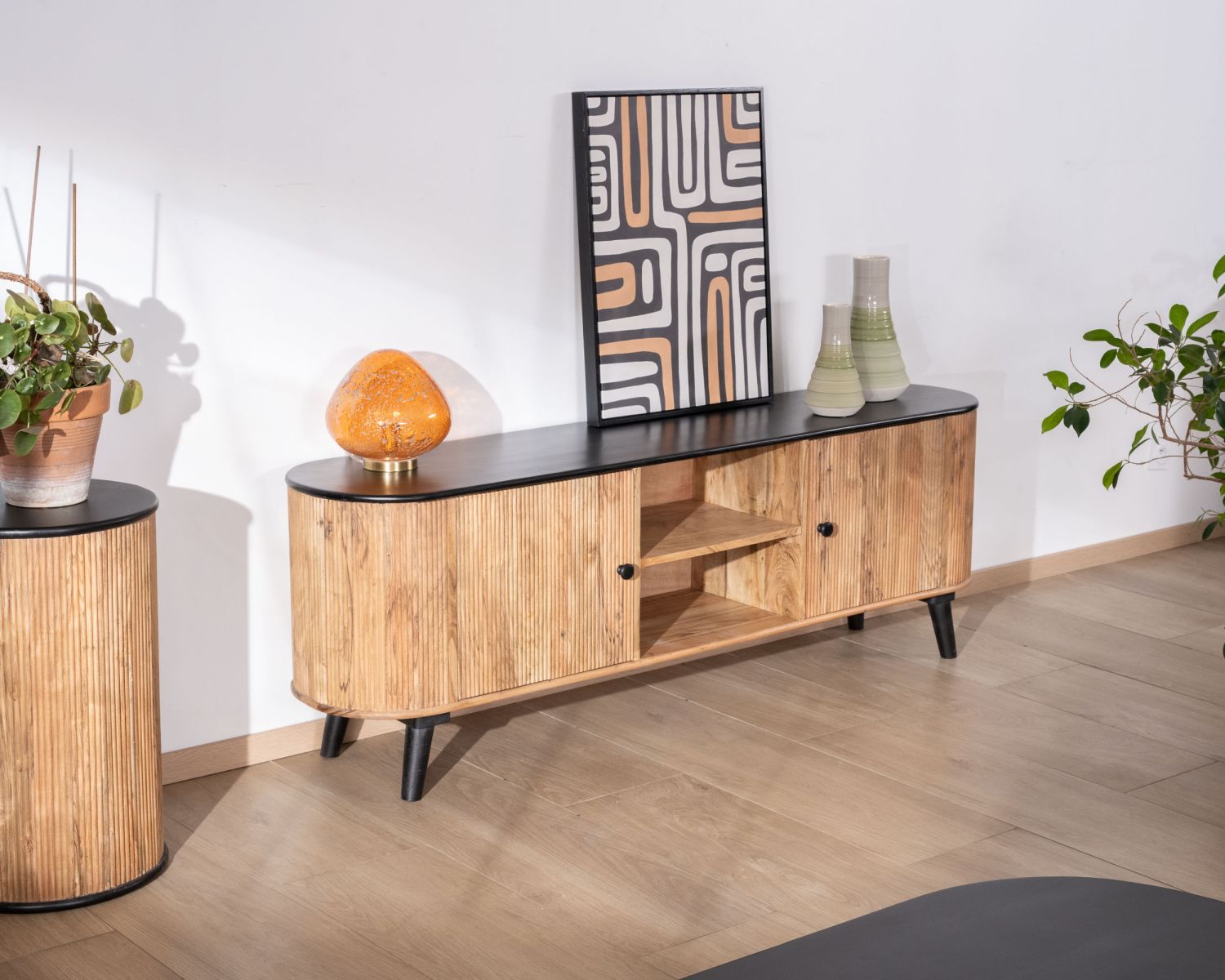 Grande porta TV bicolore in legno e nero "Boogie" dal design vintage e arrotondato 175 cm