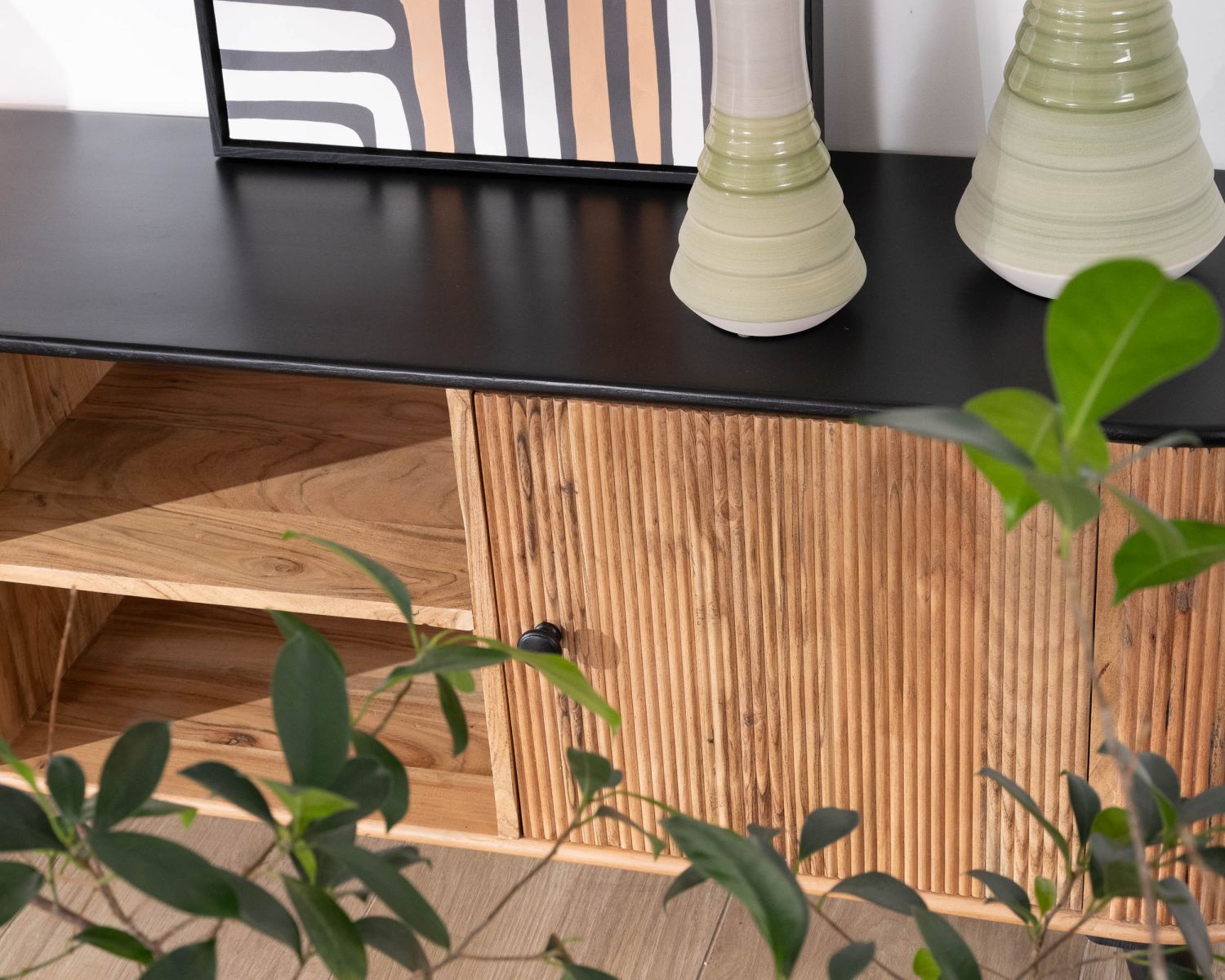 Grande porta TV bicolore in legno e nero "Boogie" dal design vintage e arrotondato 175 cm