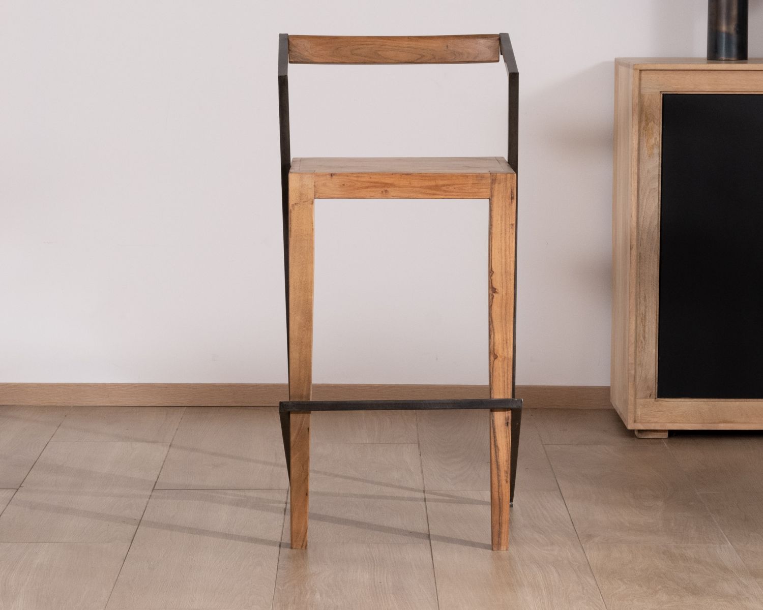 Set di 2 sedie da bar ultra-design "Elki" in metallo e acacia