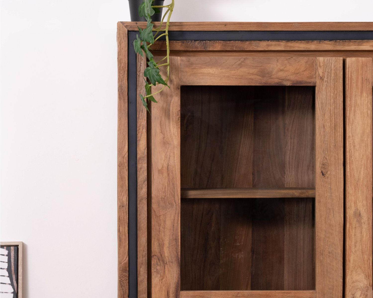 Armadio portavivande contemporaneo "Kayoa" in teak rigenerato e ante in vetro