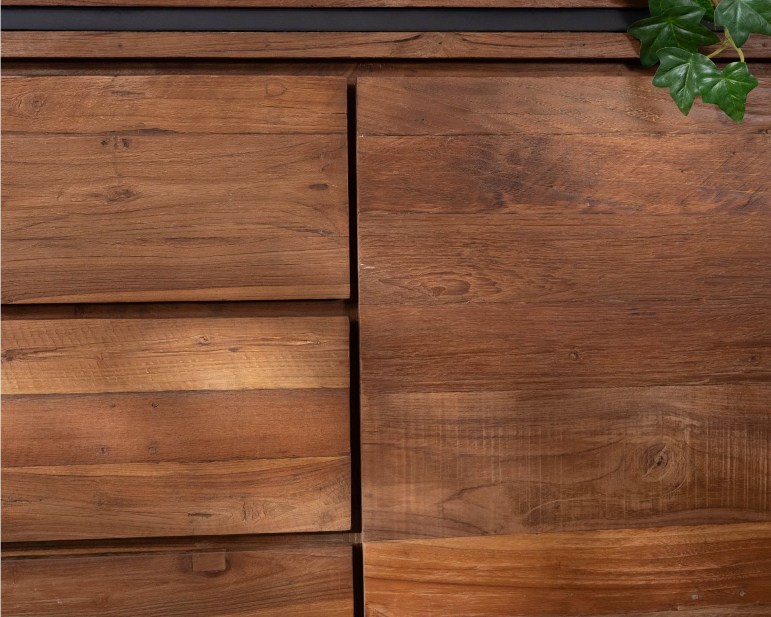 Credenza a 2 ante in teak di recupero "Kayoa", stile contemporaneo