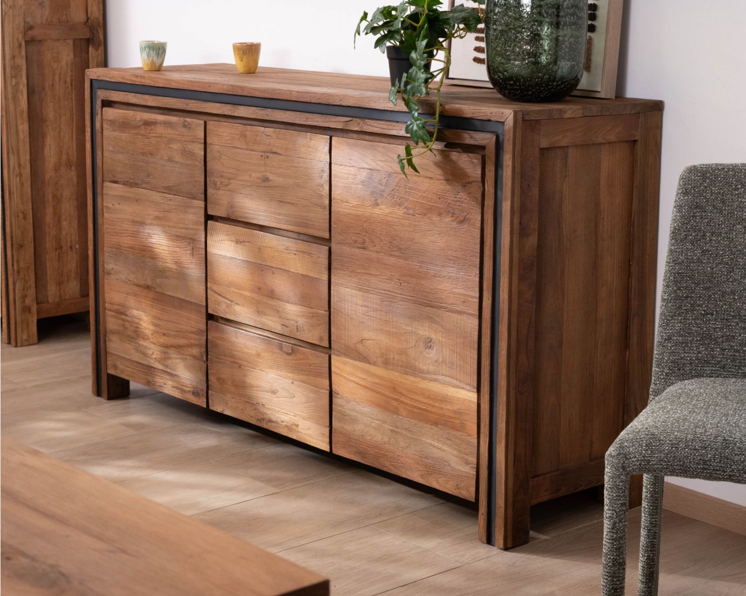 Credenza a 2 ante in teak di recupero "Kayoa", stile contemporaneo