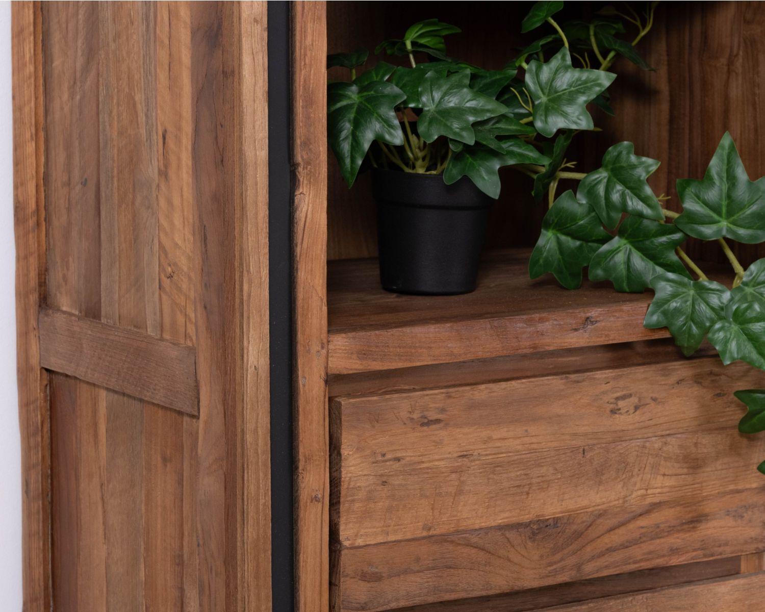 Colonna portaoggetti "Kayoa" in teak rigenerato, stile etnico contemporaneo