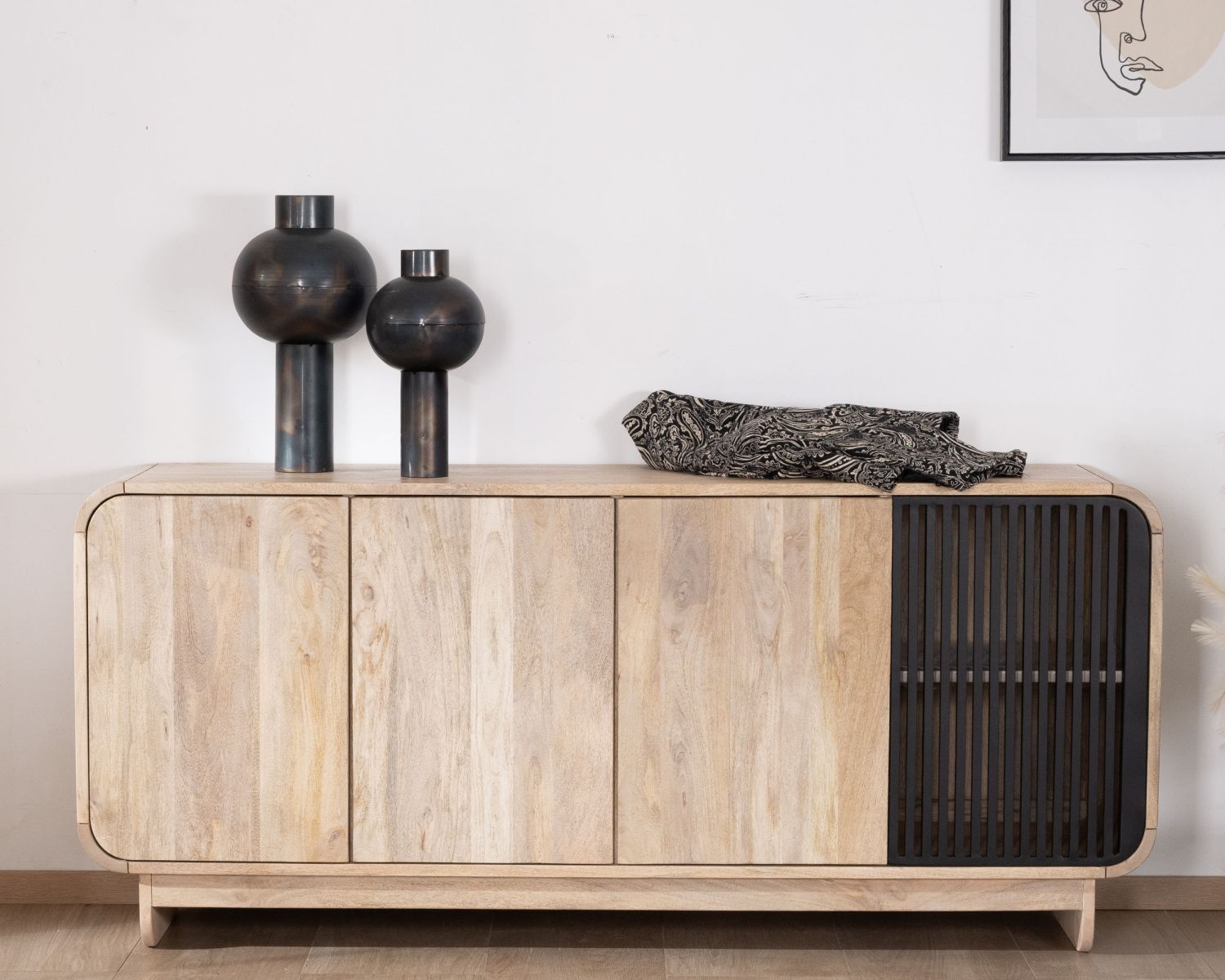 Credenza japandi "Jappy" a 4 ante, 180 cm, legno di mango, design elegante