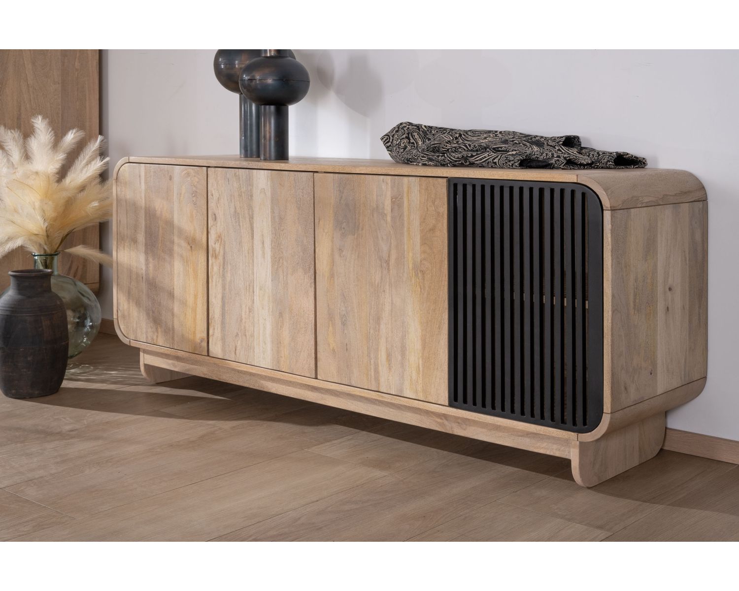 Credenza japandi "Jappy" a 4 ante, 180 cm, legno di mango, design elegante