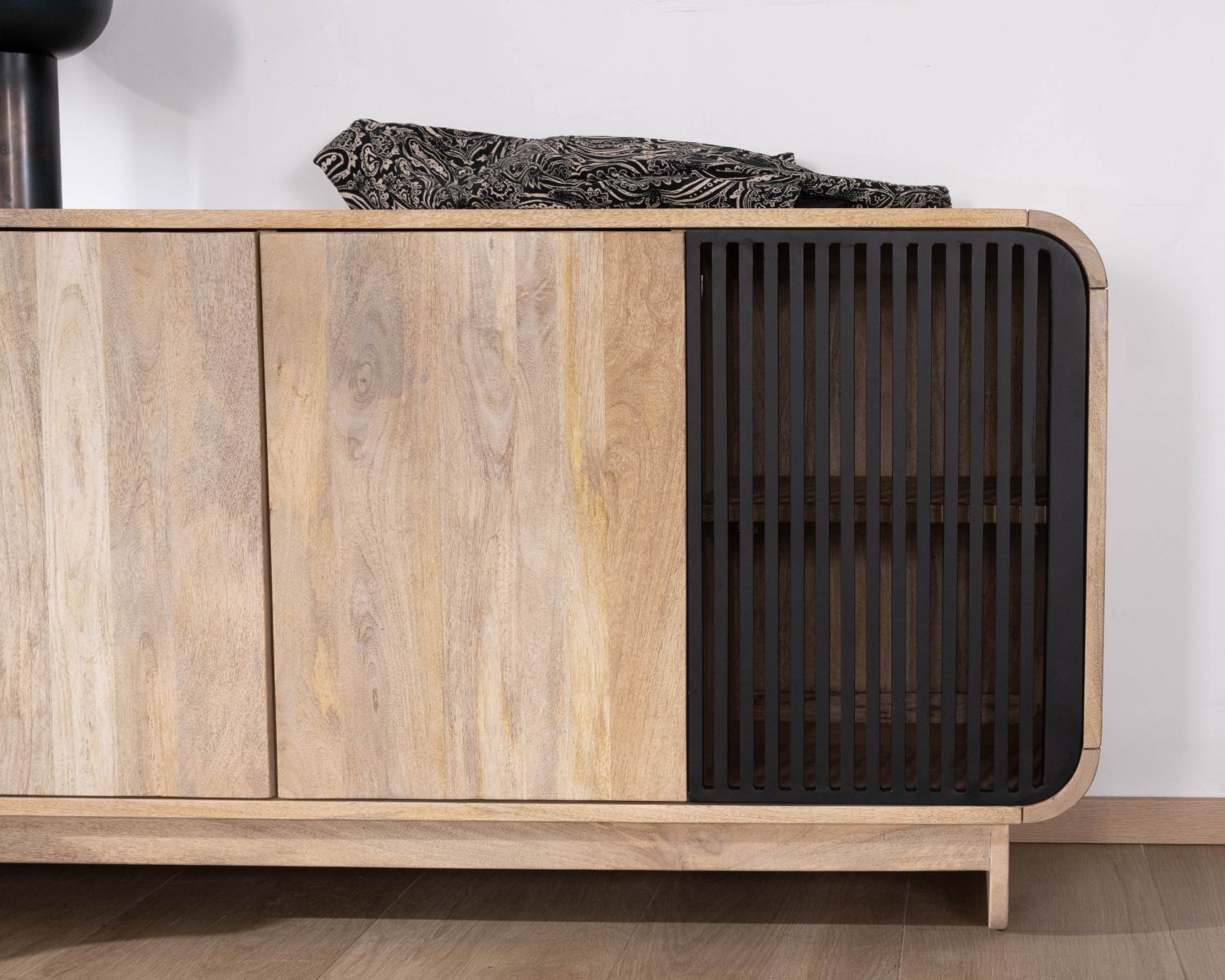 Credenza japandi "Jappy" a 4 ante, 180 cm, legno di mango, design elegante