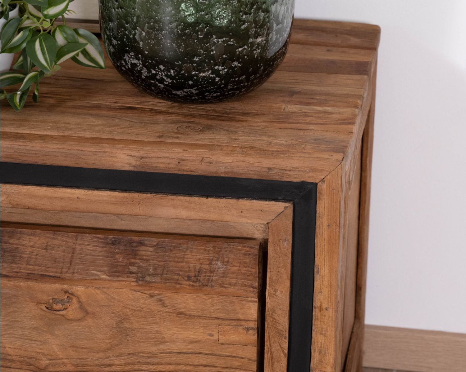 Porta TV contemporaneo in teak "Kayoa" 160 cm design grafico