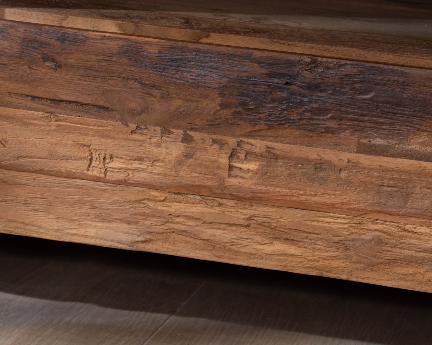 Porta TV contemporaneo in teak "Kayoa" 160 cm design grafico