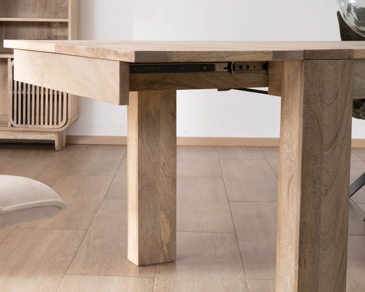 Tavolo da pranzo allungabile in mango "Jappy" da 160 a 250 cm