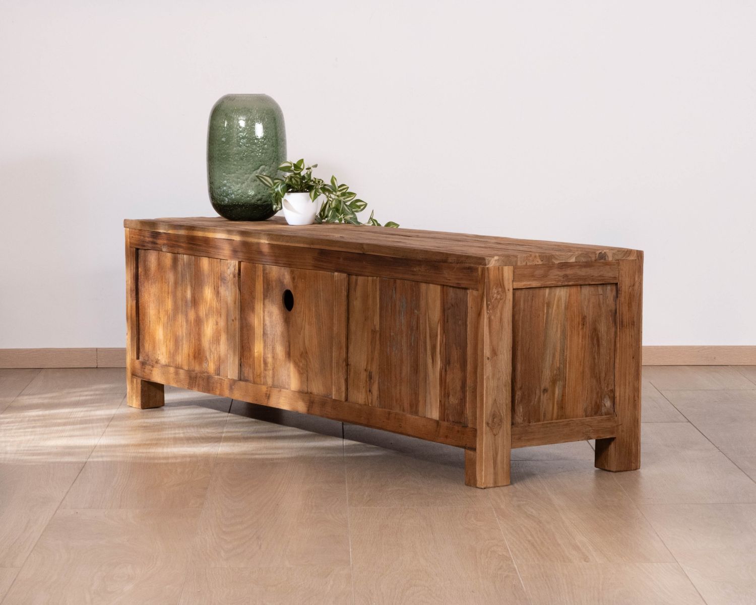 Porta TV contemporaneo in teak "Kayoa" 160 cm design grafico