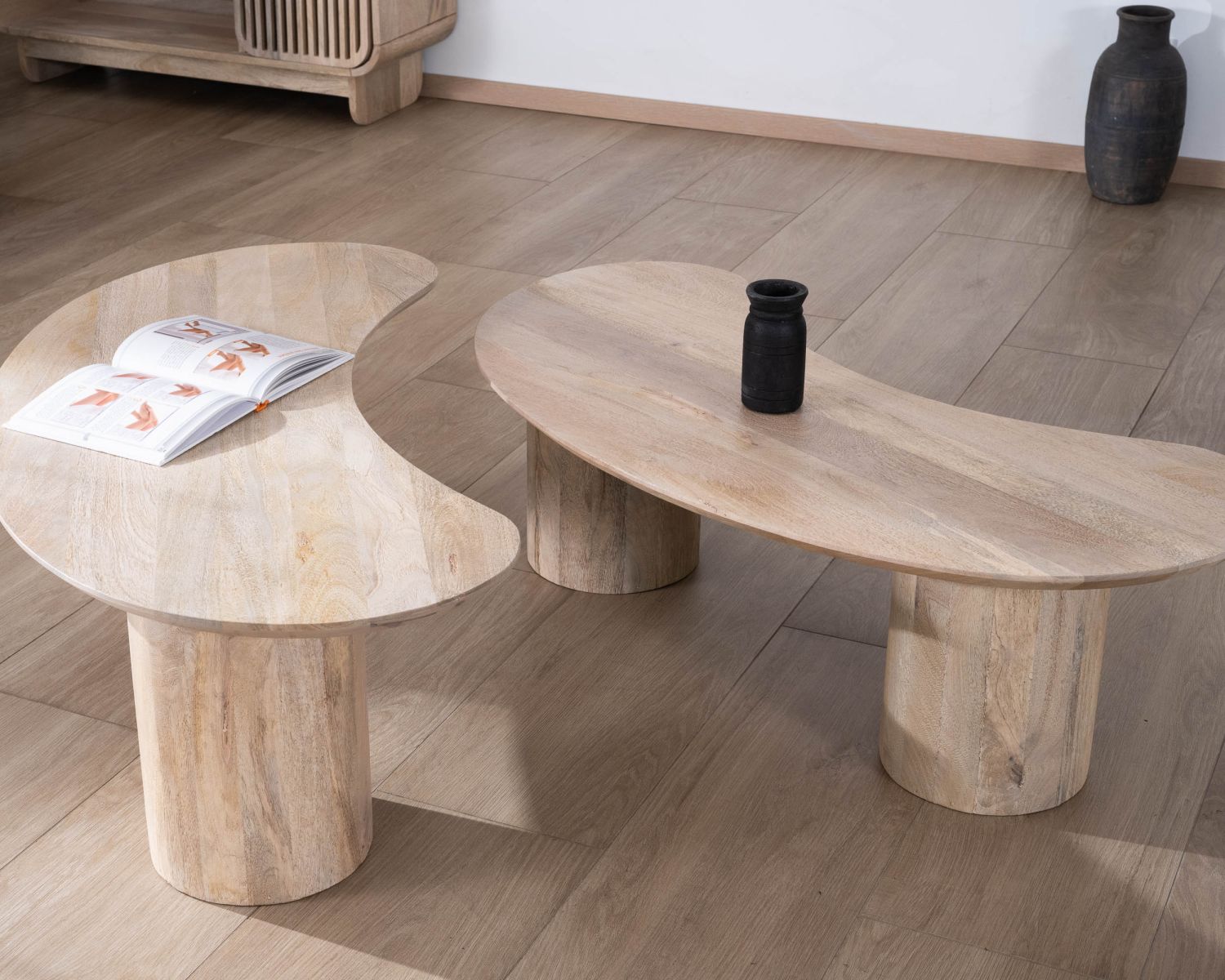 Duo di tavolini di puro design "Jappy" a forma di fagiolo di mango