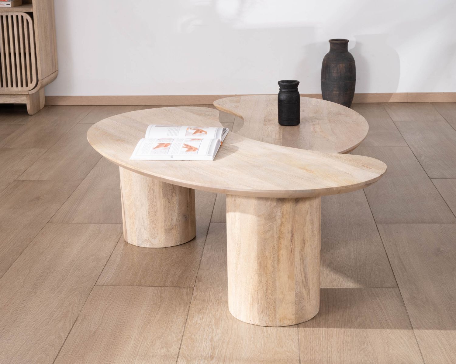 Duo di tavolini di puro design "Jappy" a forma di fagiolo di mango