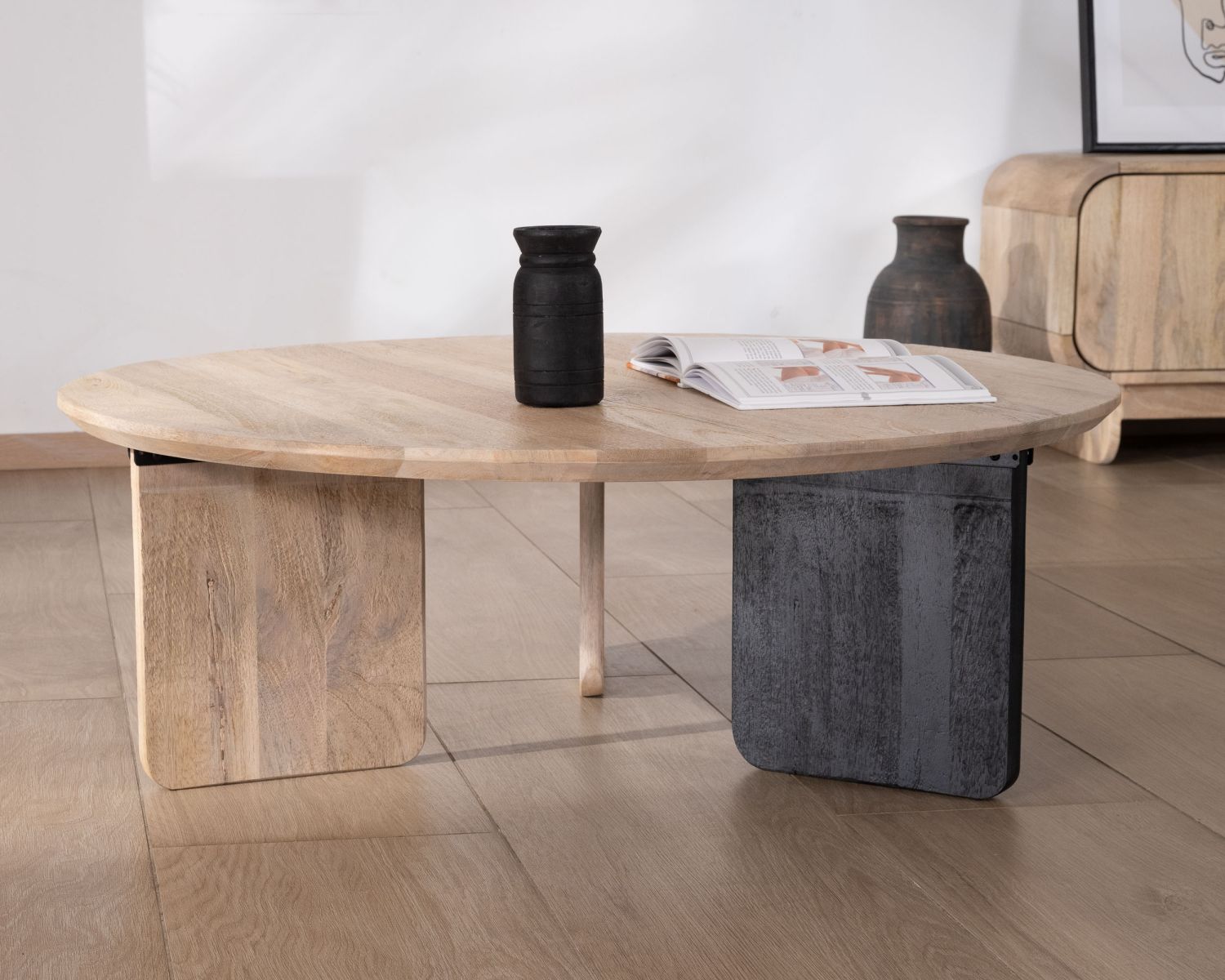 Tavolino rotondo "Jappy" con 1 gamba nera