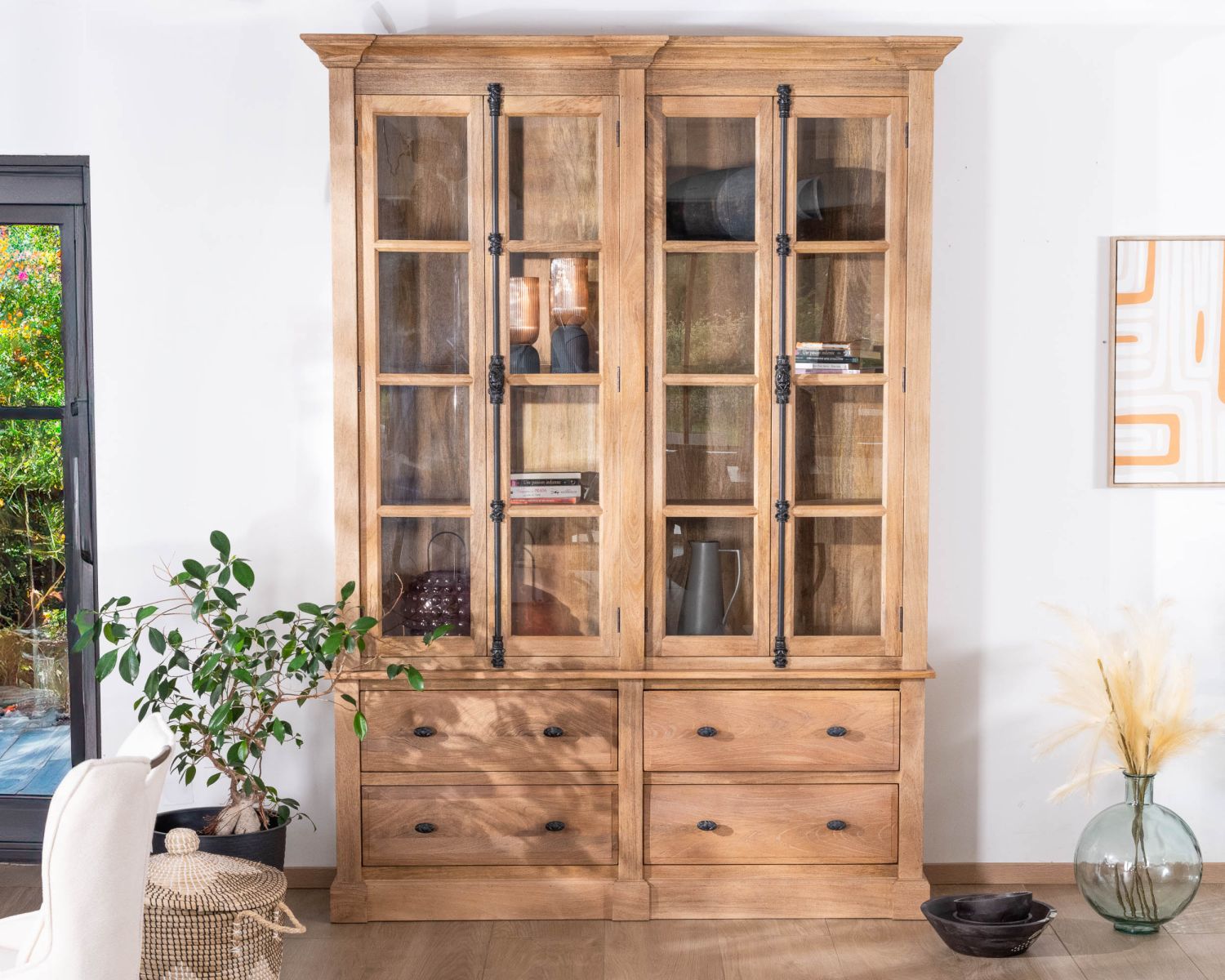 Armadio per porcellane in mango massiccio "Santa" da 170 cm con ante e cassetti in vetro