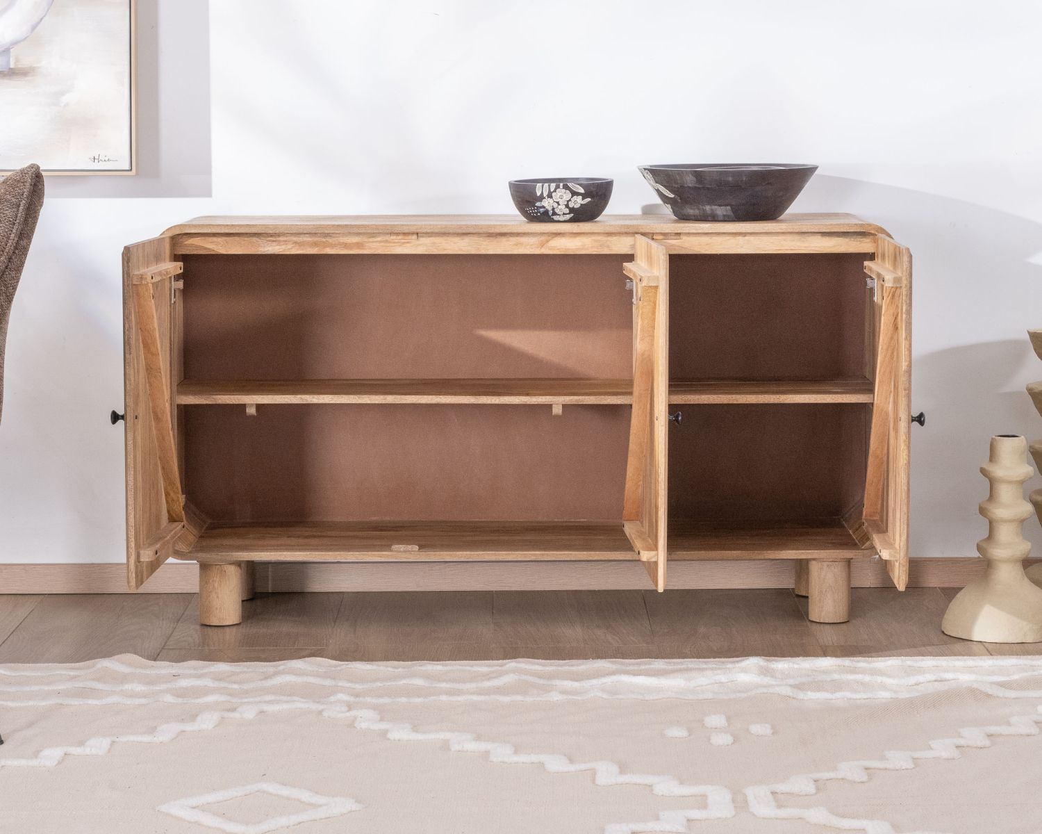 Credenza "Plume" a 3 ante da 140 cm in stile mango pop