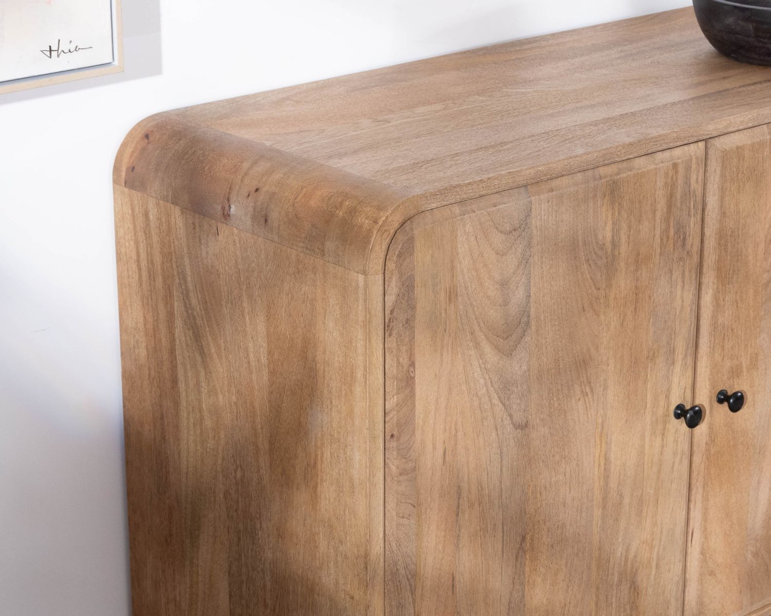 Credenza "Plume" a 3 ante da 140 cm in stile mango pop