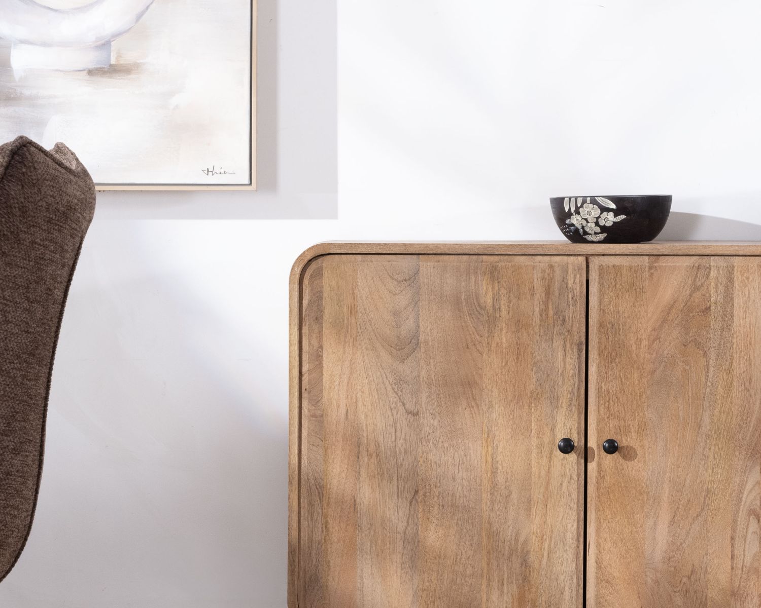 Credenza "Plume" a 3 ante da 140 cm in stile mango pop