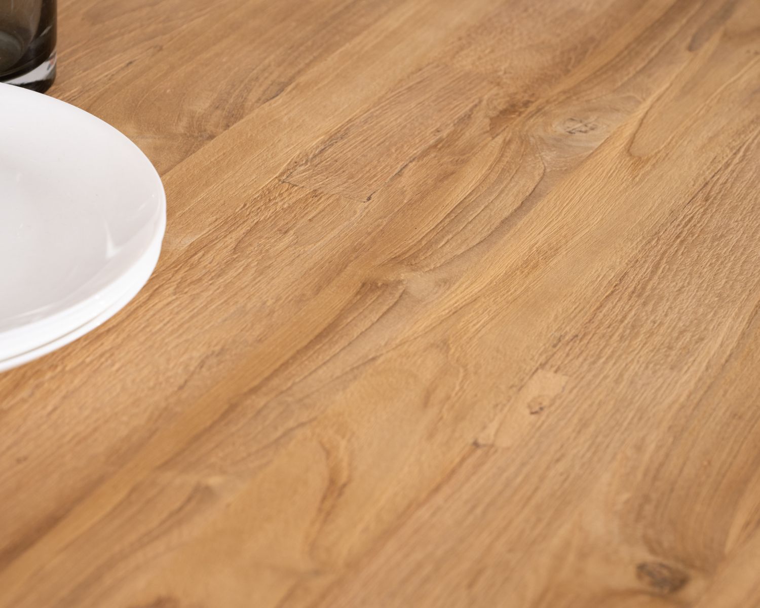 Tavolo da pranzo rotondo "Bahia" da 130 cm in teak rigenerato e gambe in Mikado