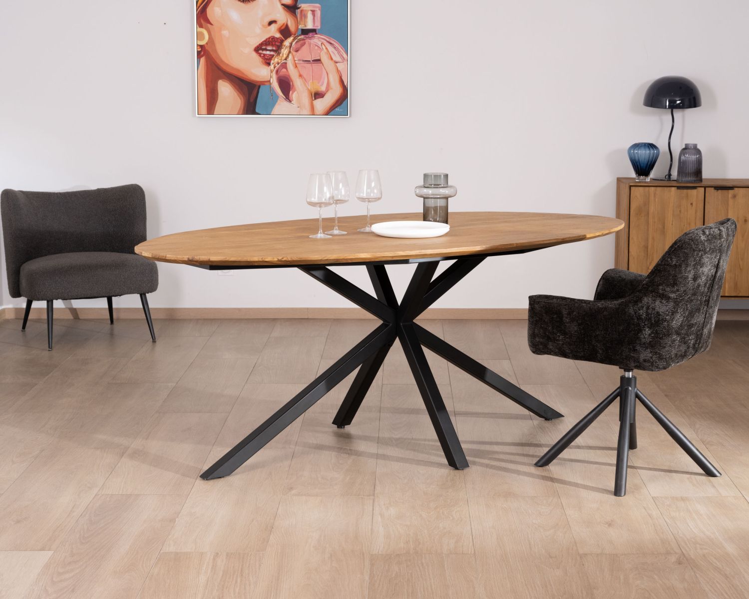 Tavolo da pranzo ovale "Bahia" in teak naturale con gambe Mikado in metallo