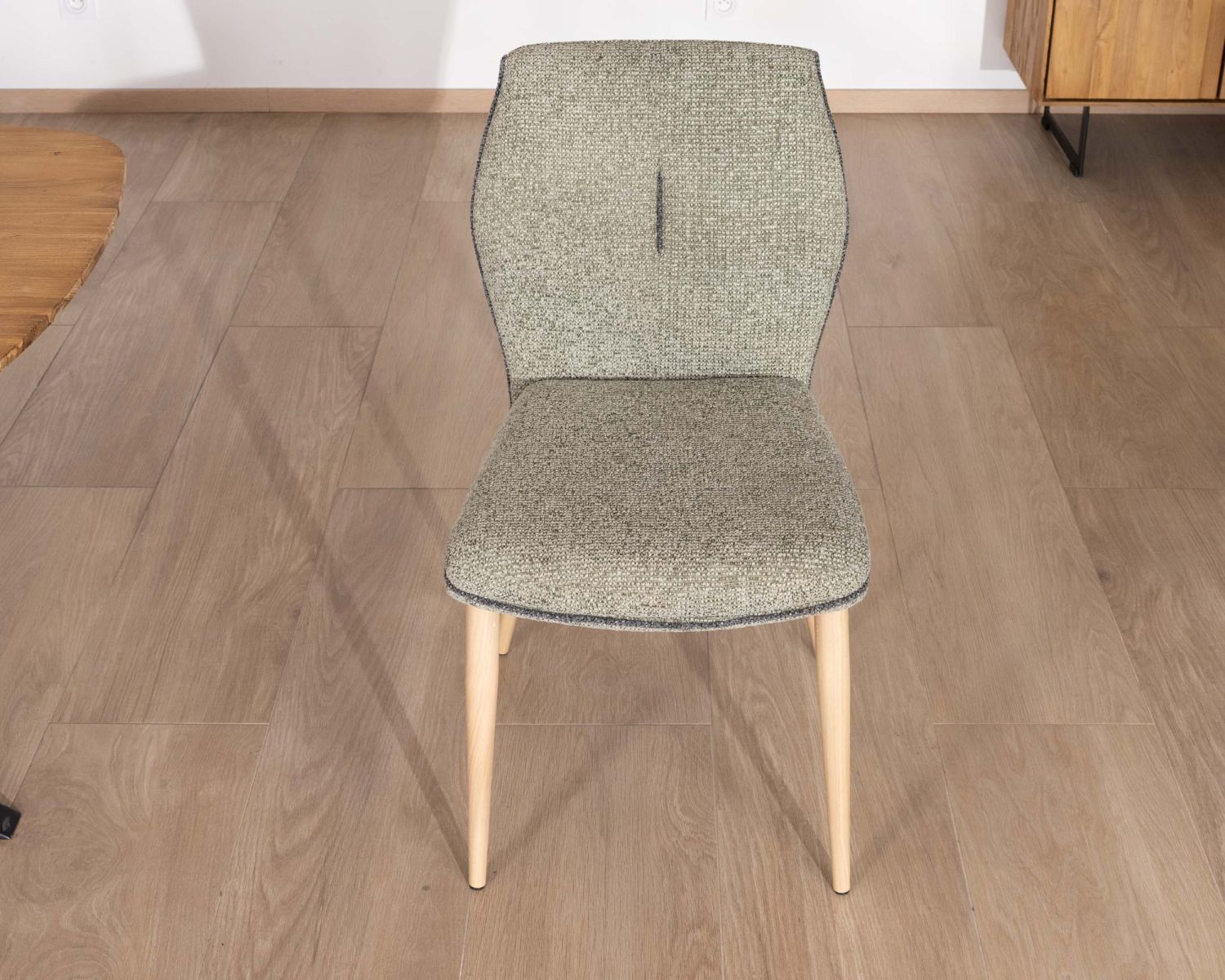 Sedia dal design chic e contemporaneo "Osmo" in tessuto impermeabile verde giada 