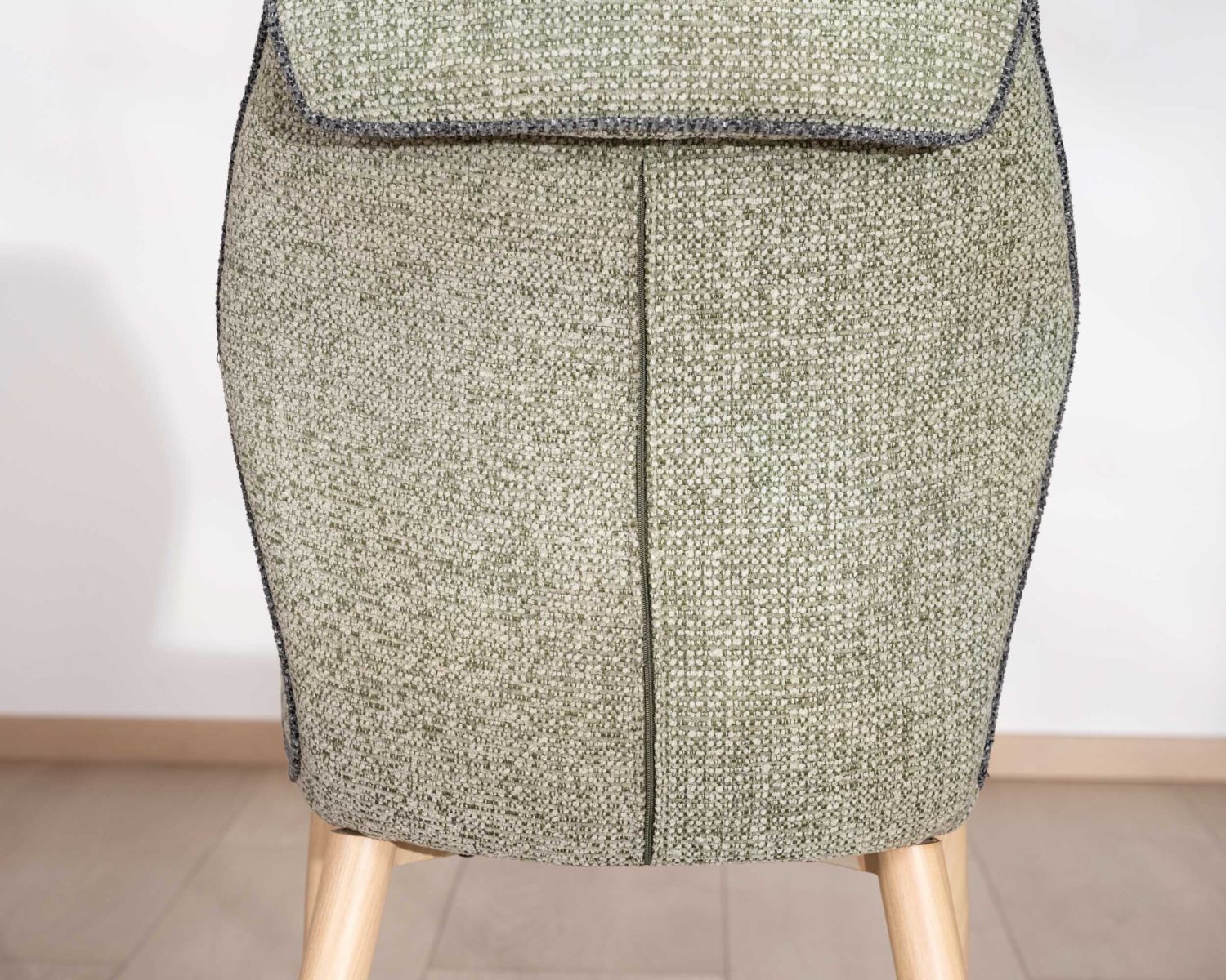 Sedia dal design chic e contemporaneo "Osmo" in tessuto impermeabile verde giada 