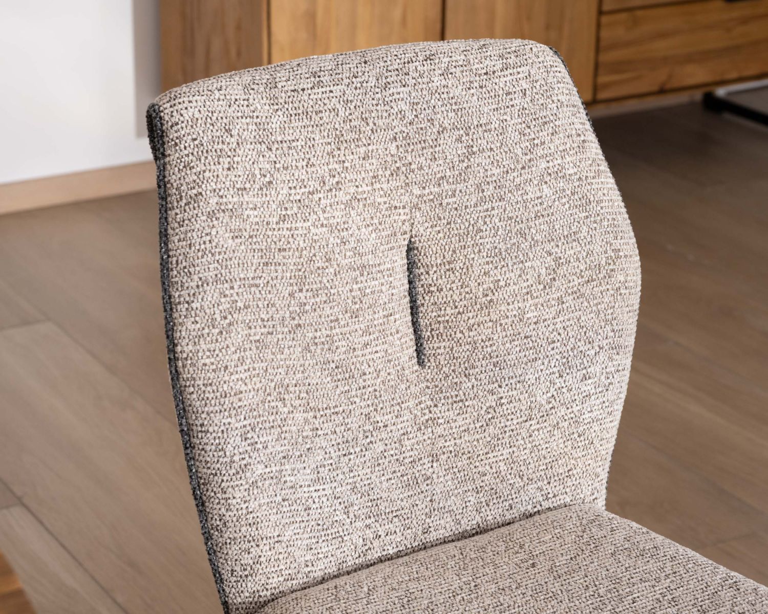 Sedia da pranzo "Osmo", elegante e confortevole, in tessuto impermeabile beige