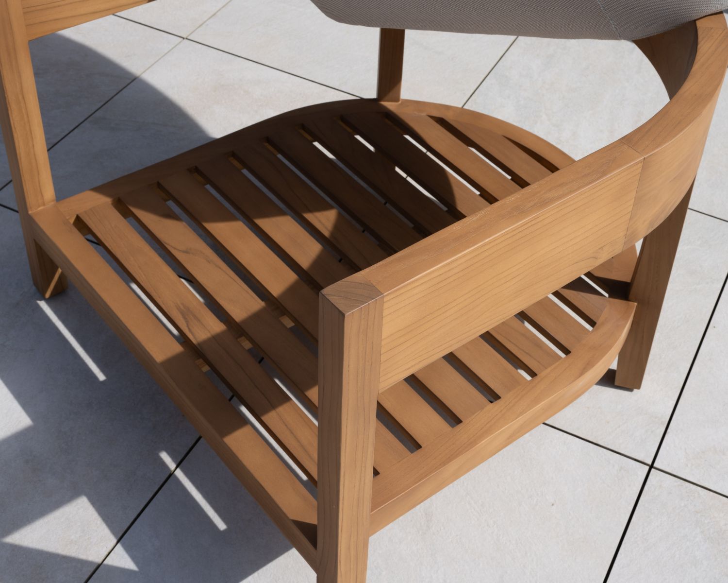 Set di mobili da giardino in teak naturale e tessuto leggero "Orchaise" - divano a 3 posti e poltrone