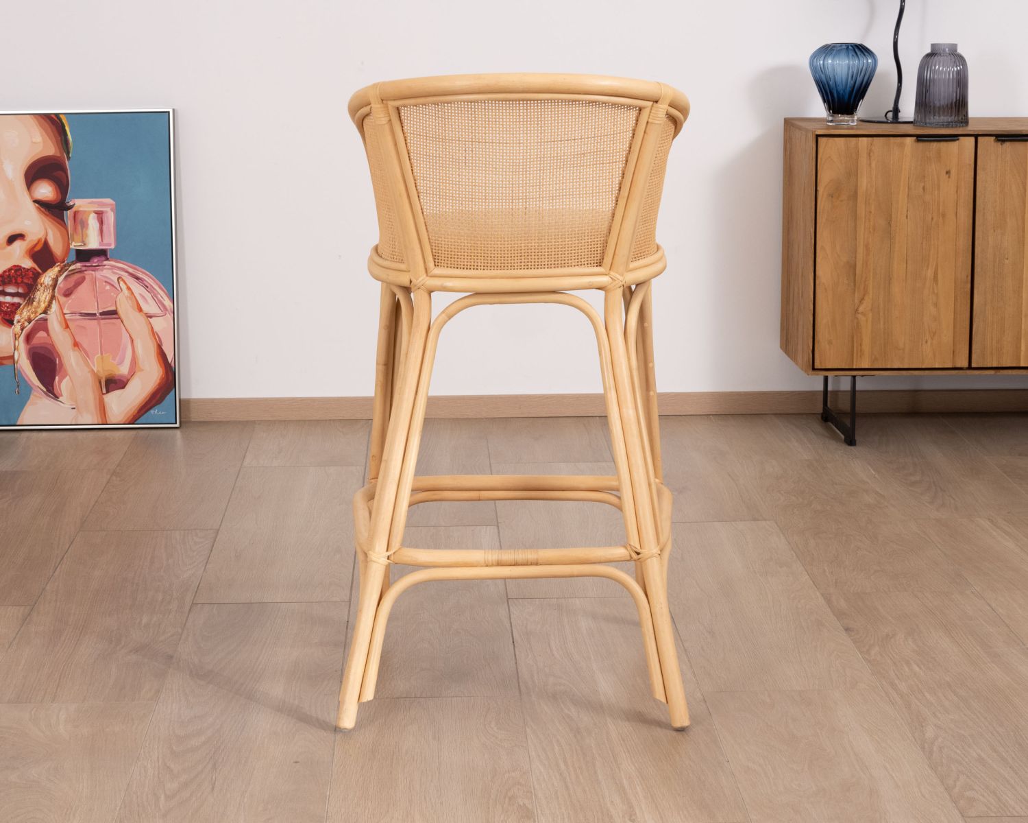 Seggiolone etnico chic in rattan "Noho" con seduta in tessuto beige