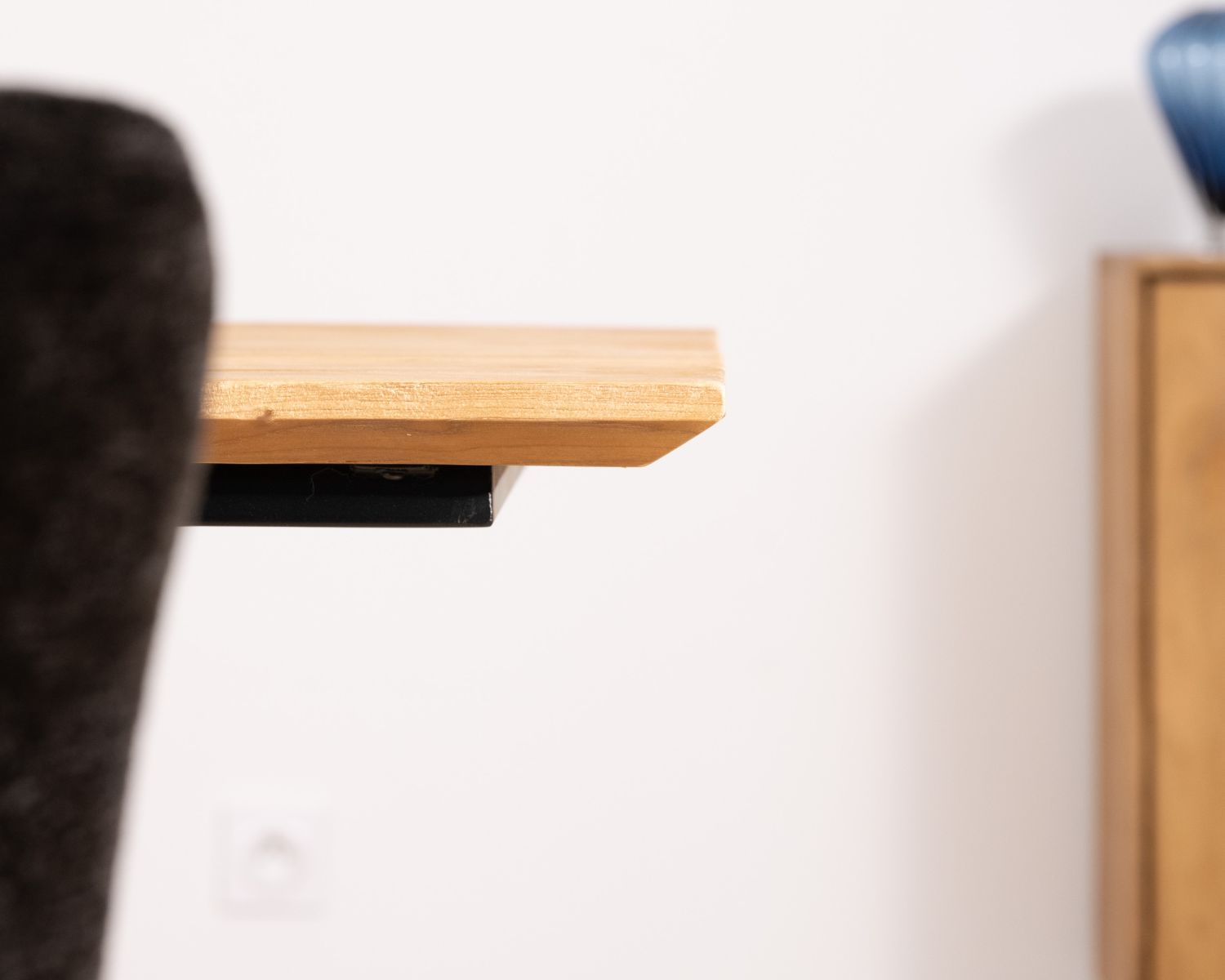 Tavolo da pranzo "Bahia" da 2 m in teak naturale con gambe Mikado in metallo