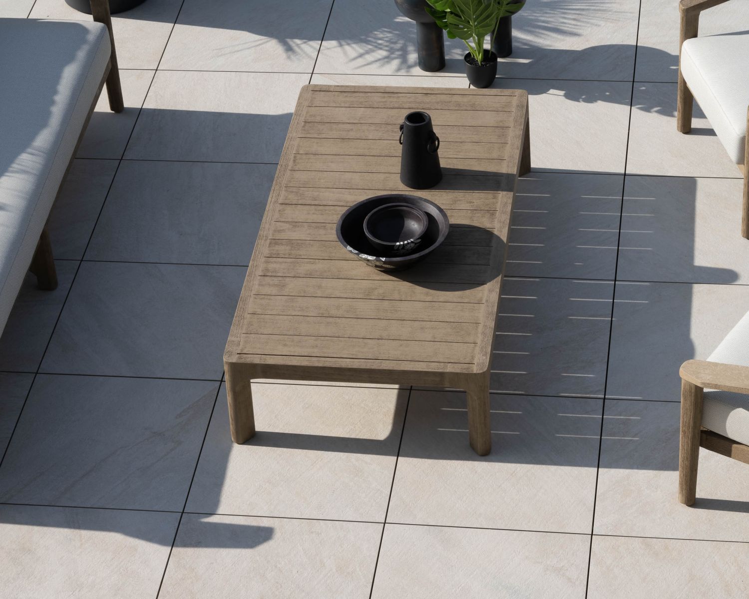 Tavolino da esterno in teak con finitura naturale sabbiata "Verona"