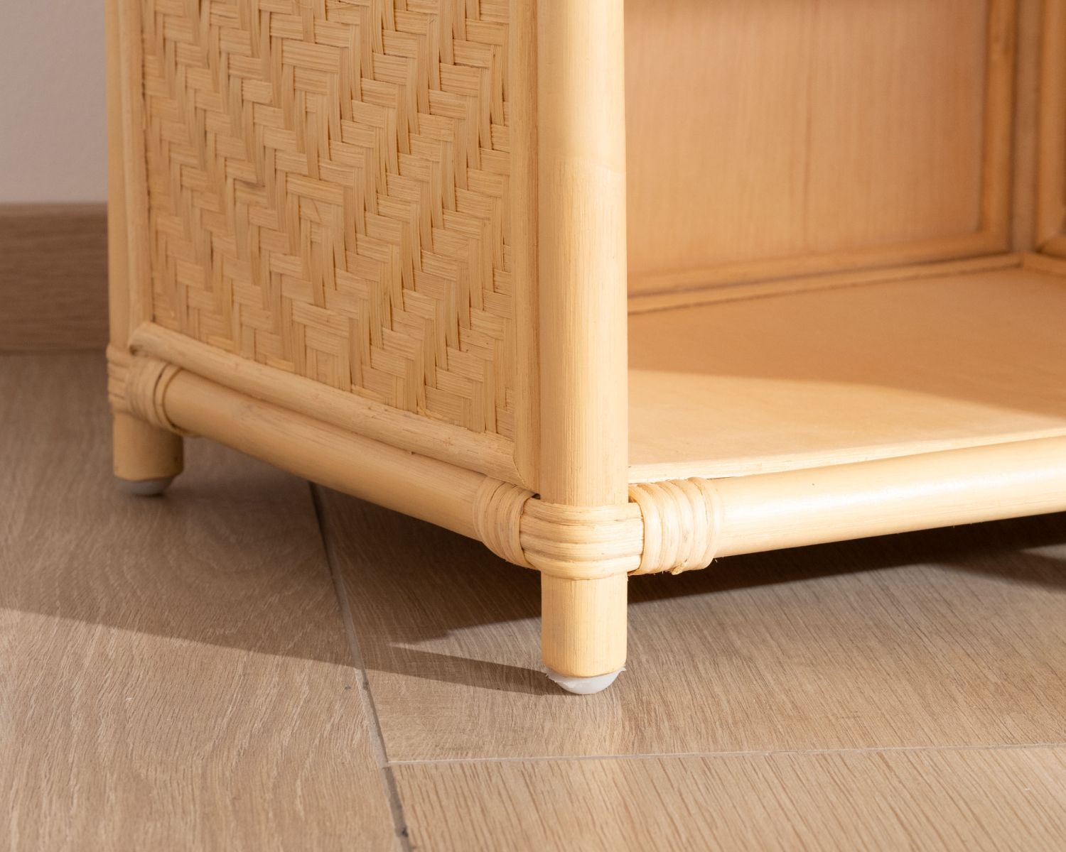 Comodino in rattan multitesturizzato "Noho