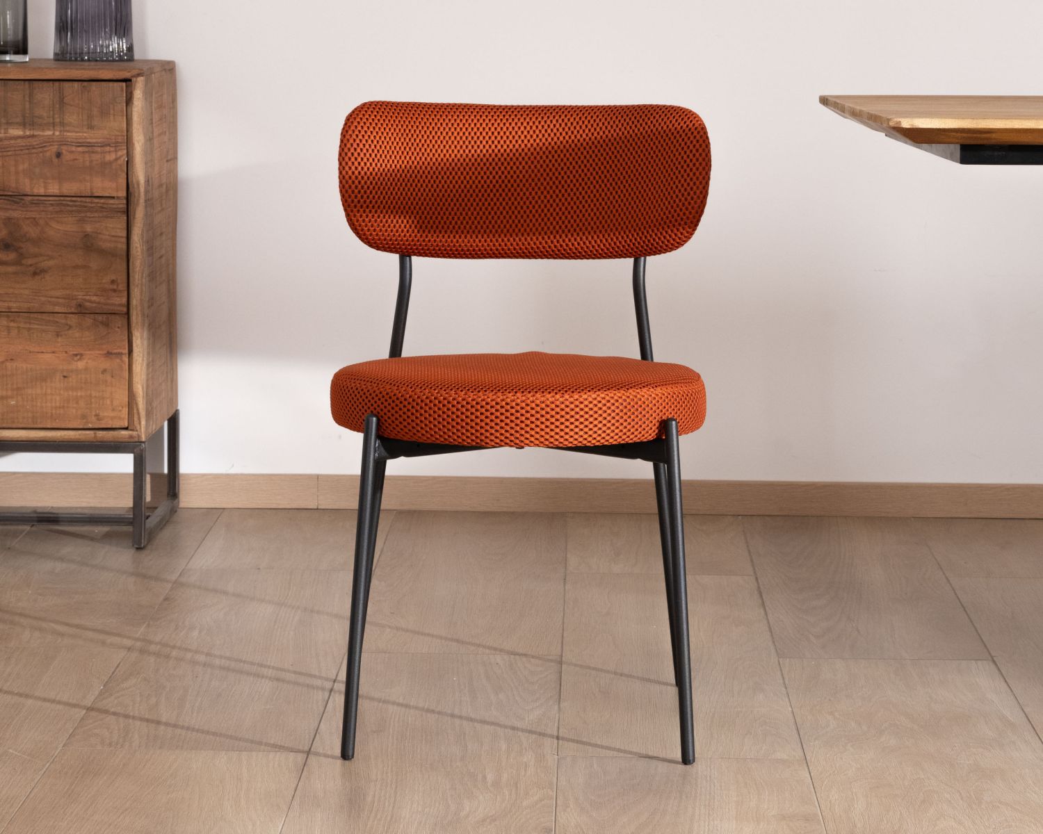 Set di 2 sedie da pranzo in stile retrò "Lato" in tessuto terracotta e gambe in metallo 