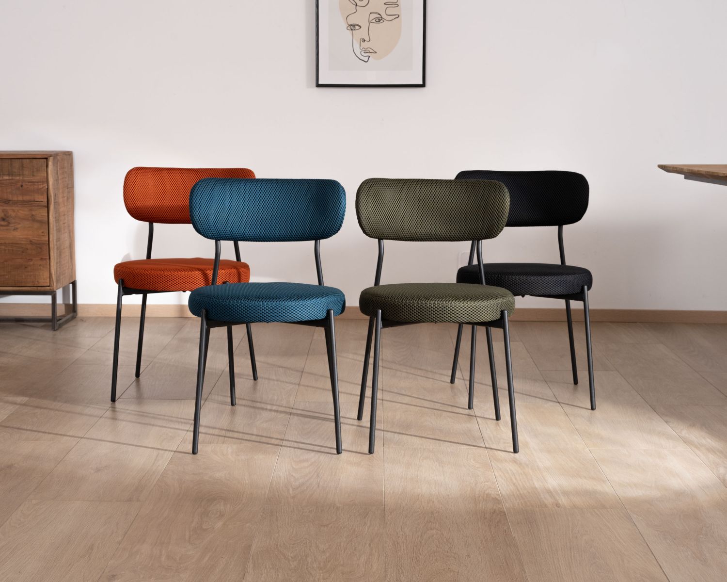 Set di 2 sedie da pranzo minimaliste "Lato" in tessuto blu e gambe in metallo