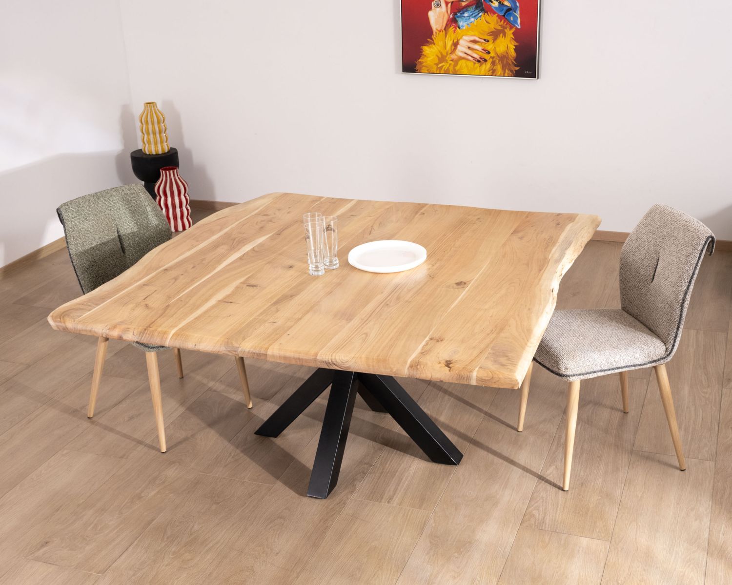 Tavolo da pranzo in acacia con gambe Mikado "3D" e piano quadrato da 150 cm