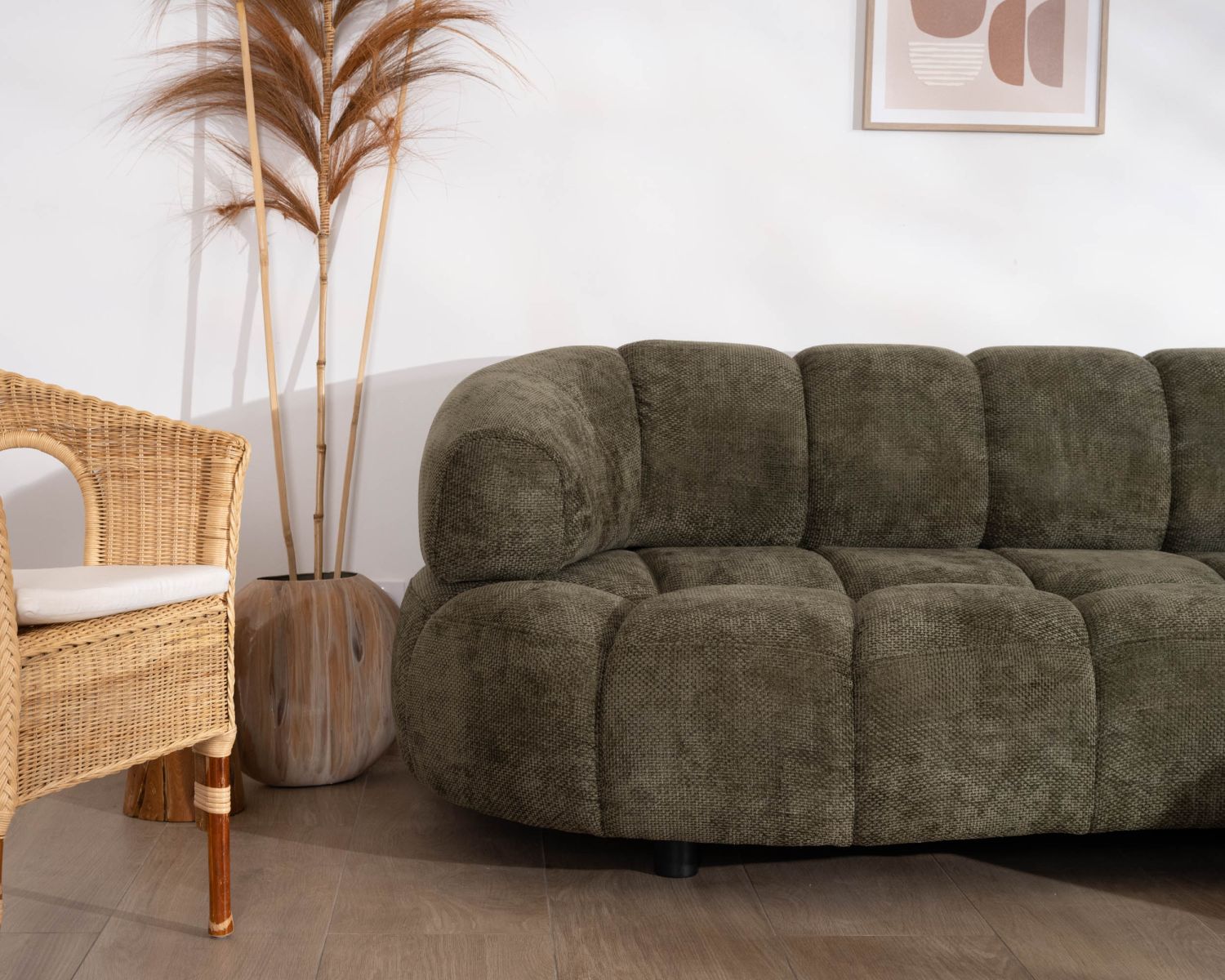 Divano e chaise longue "Syltan" regolabili elettricamente in morbidissimo tessuto verde scuro