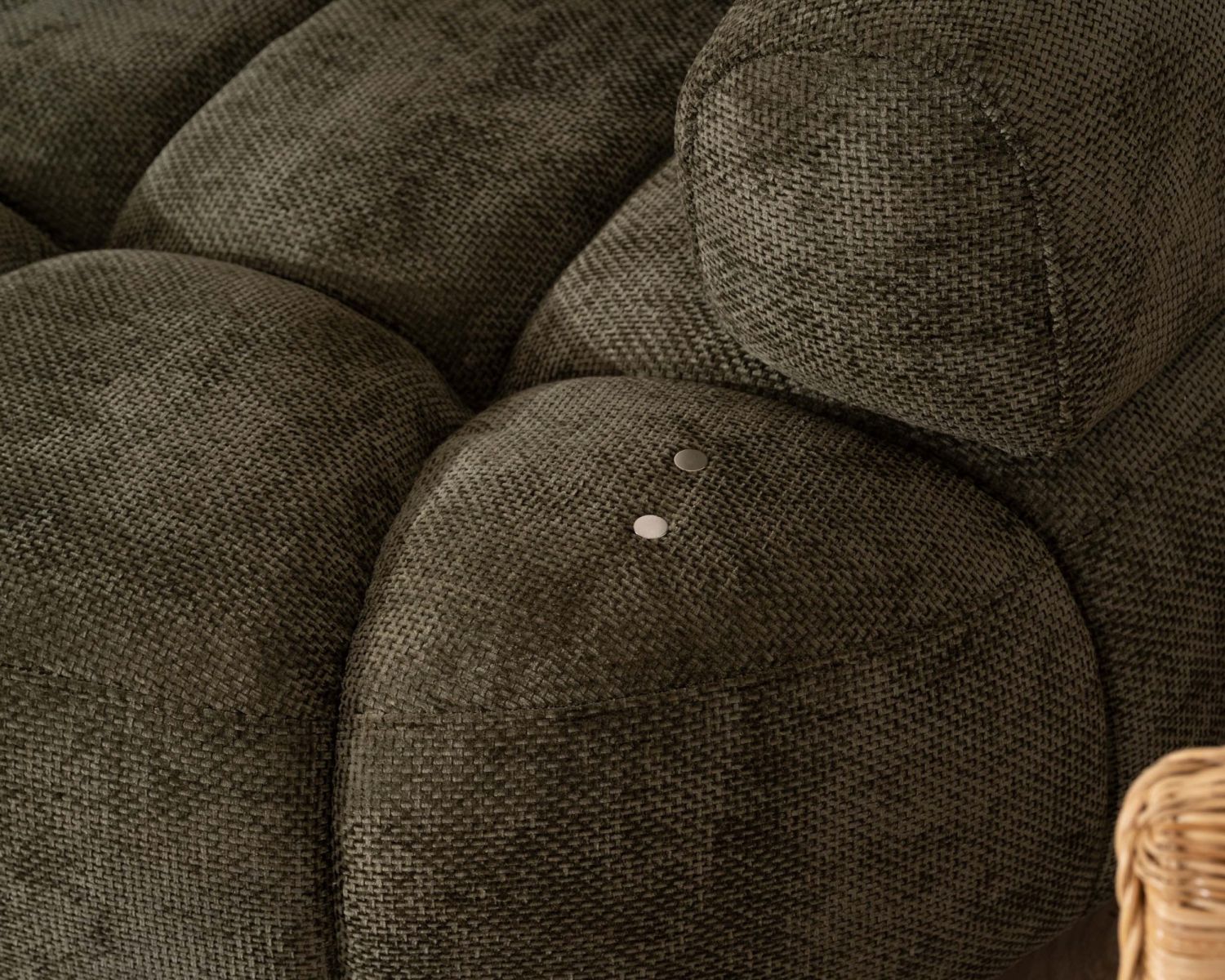 Divano in tessuto verde "Syltan" con estensione elettrica e ritorno a sinistra meridian