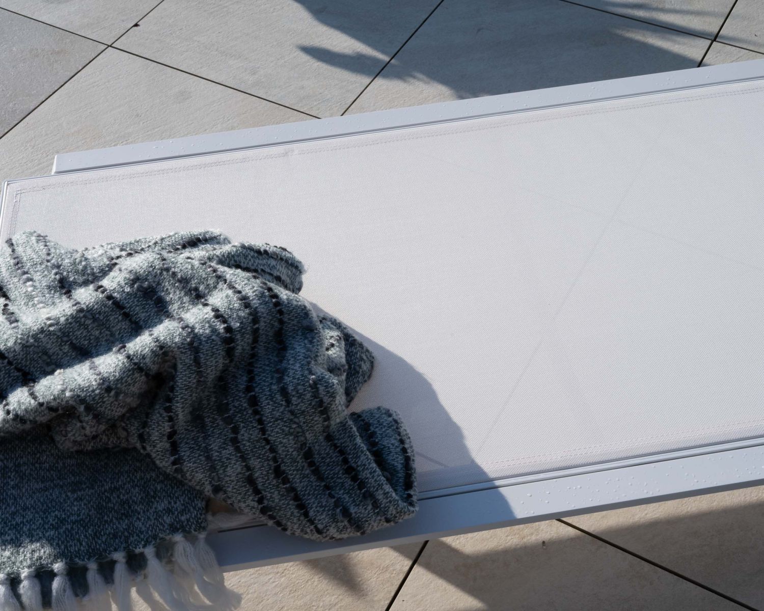 Sedia a sdraio "Campobello" in alluminio e textilene bianco lucido