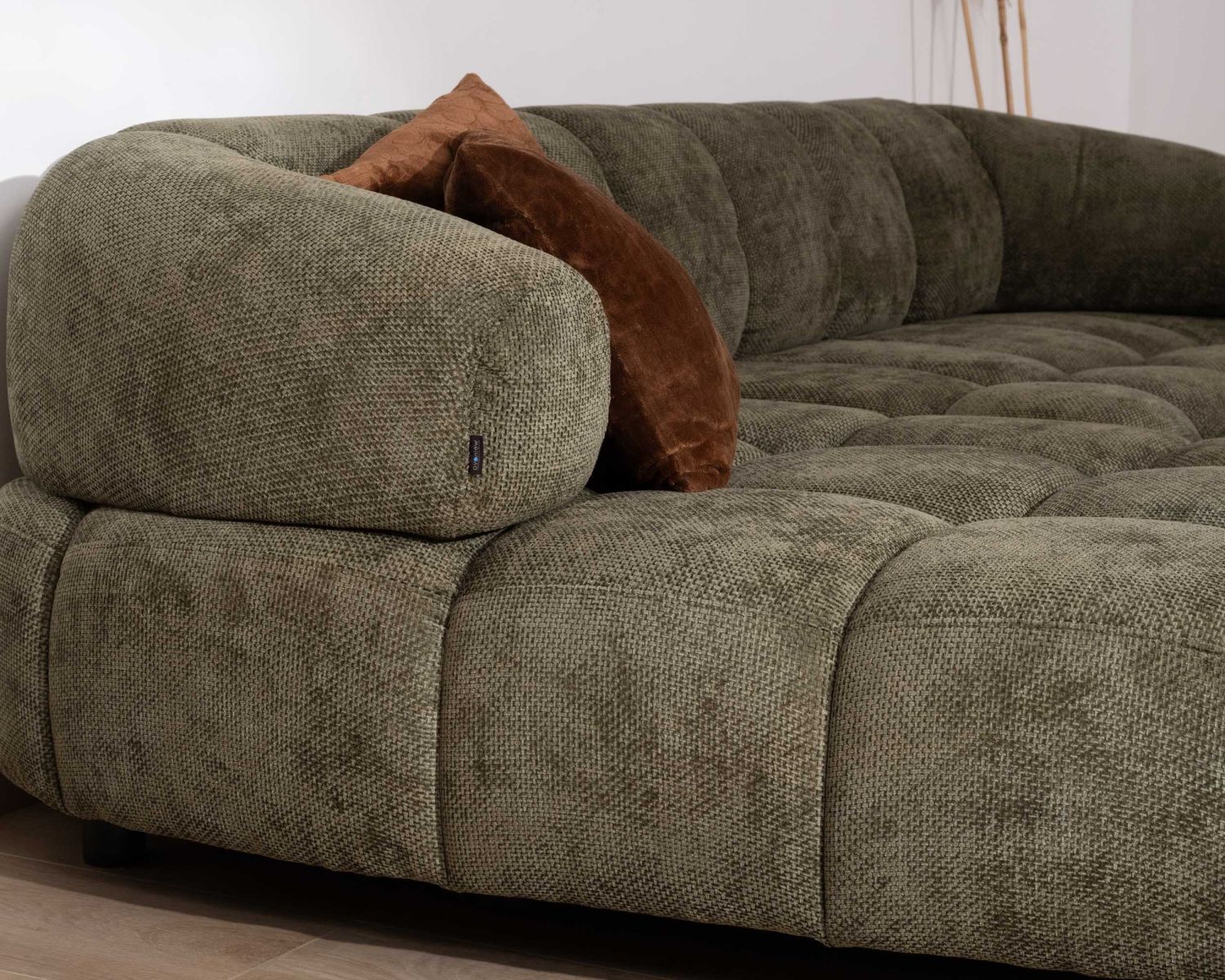 Divano in tessuto verde "Syltan" con estensione elettrica e ritorno a sinistra meridian