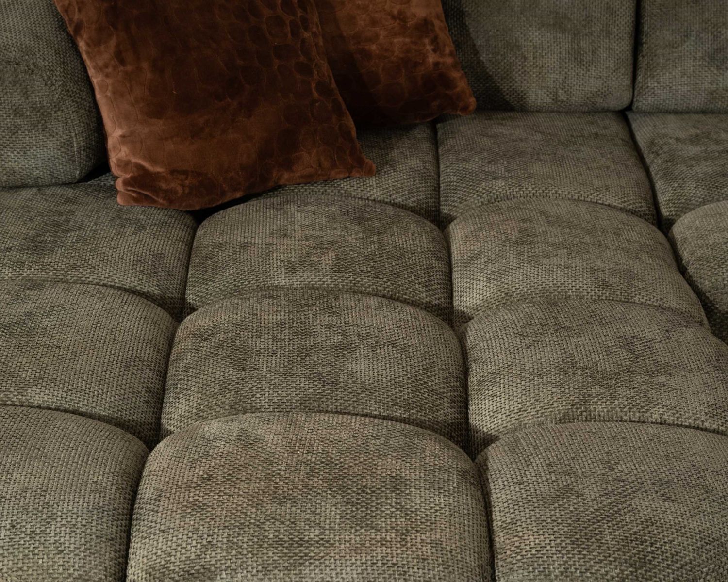 Divano in tessuto verde "Syltan" con estensione elettrica e ritorno a sinistra meridian