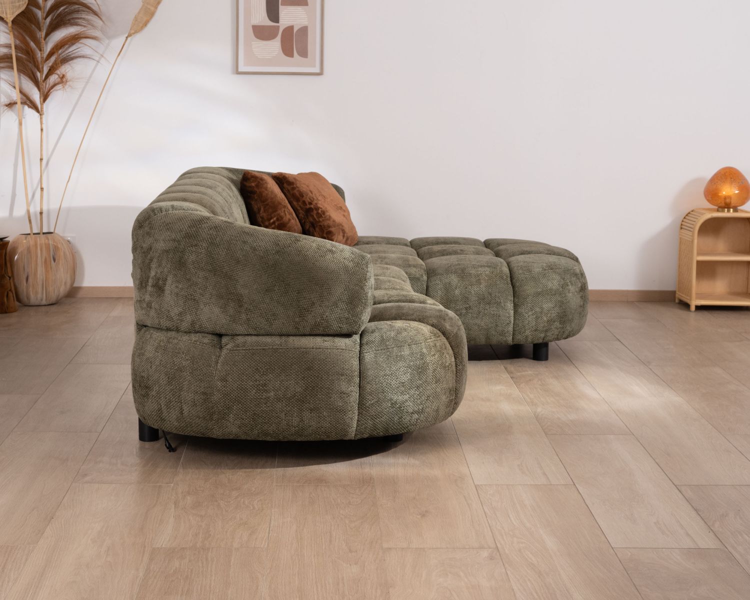 Divano e chaise longue "Syltan" regolabili elettricamente in morbidissimo tessuto verde scuro