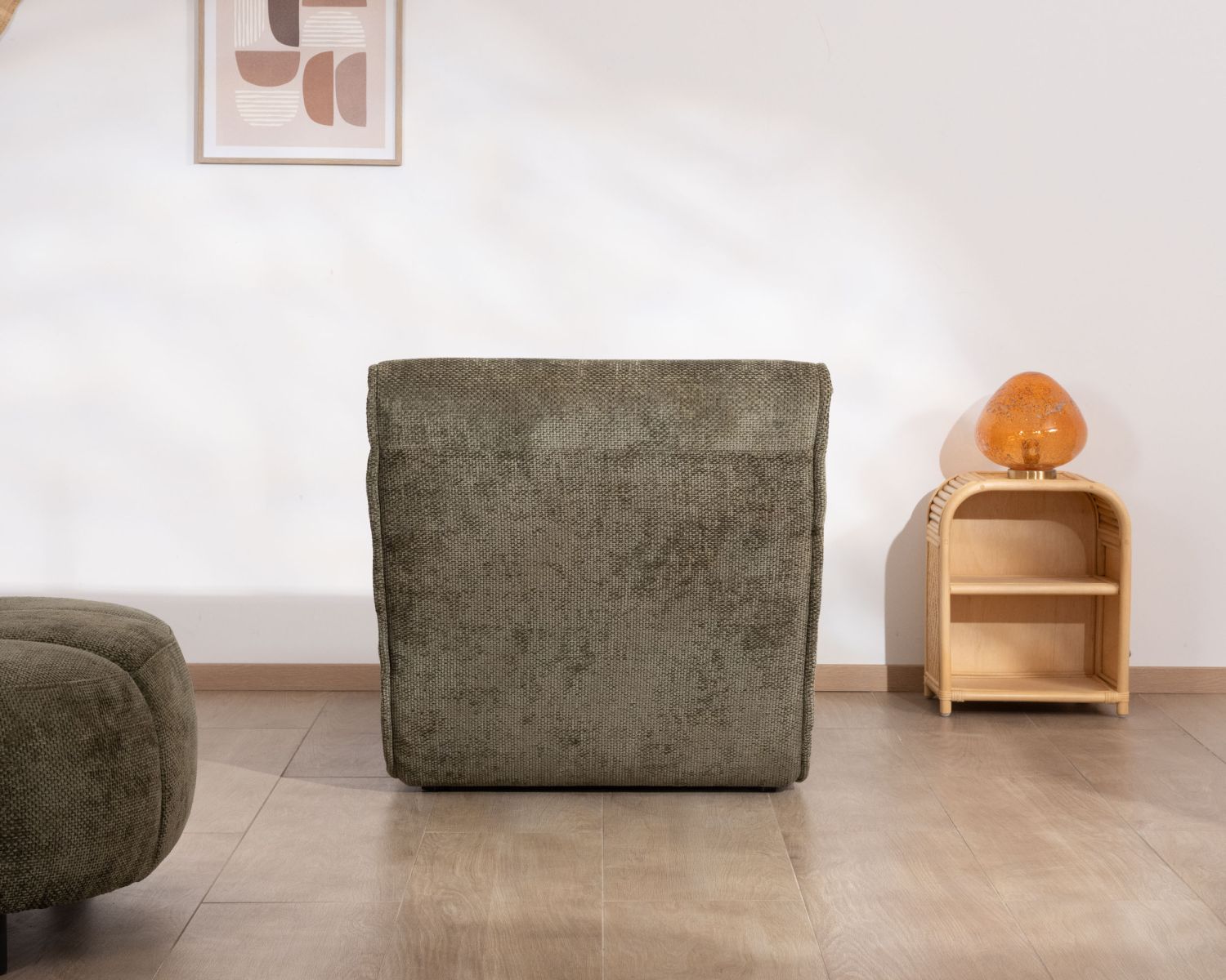 Sedia lounge design "Syltan" in tessuto di ciniglia verde scuro