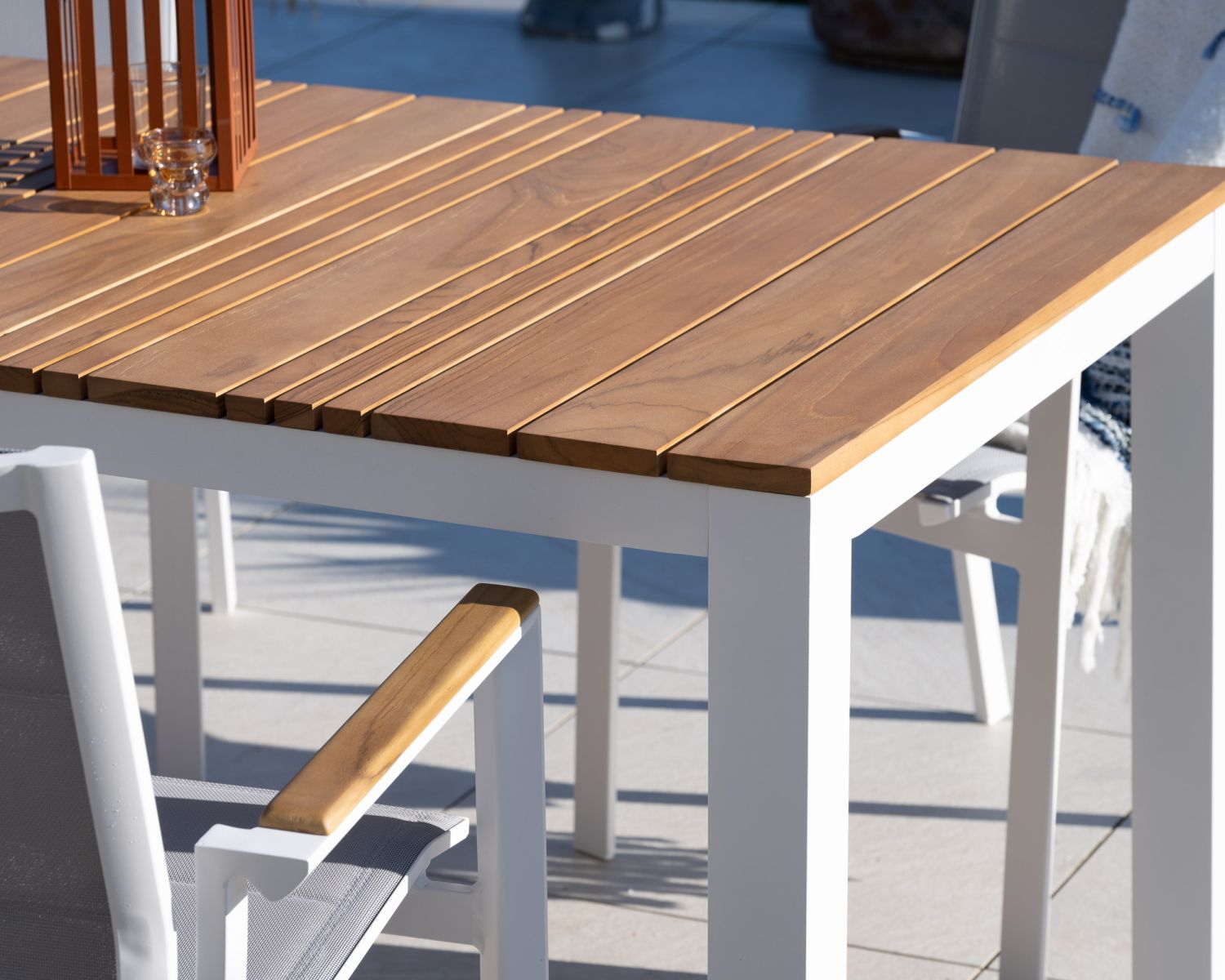 Tavolo da pranzo per esterni "Dolce Vita" da 180 cm in alluminio bianco e teak