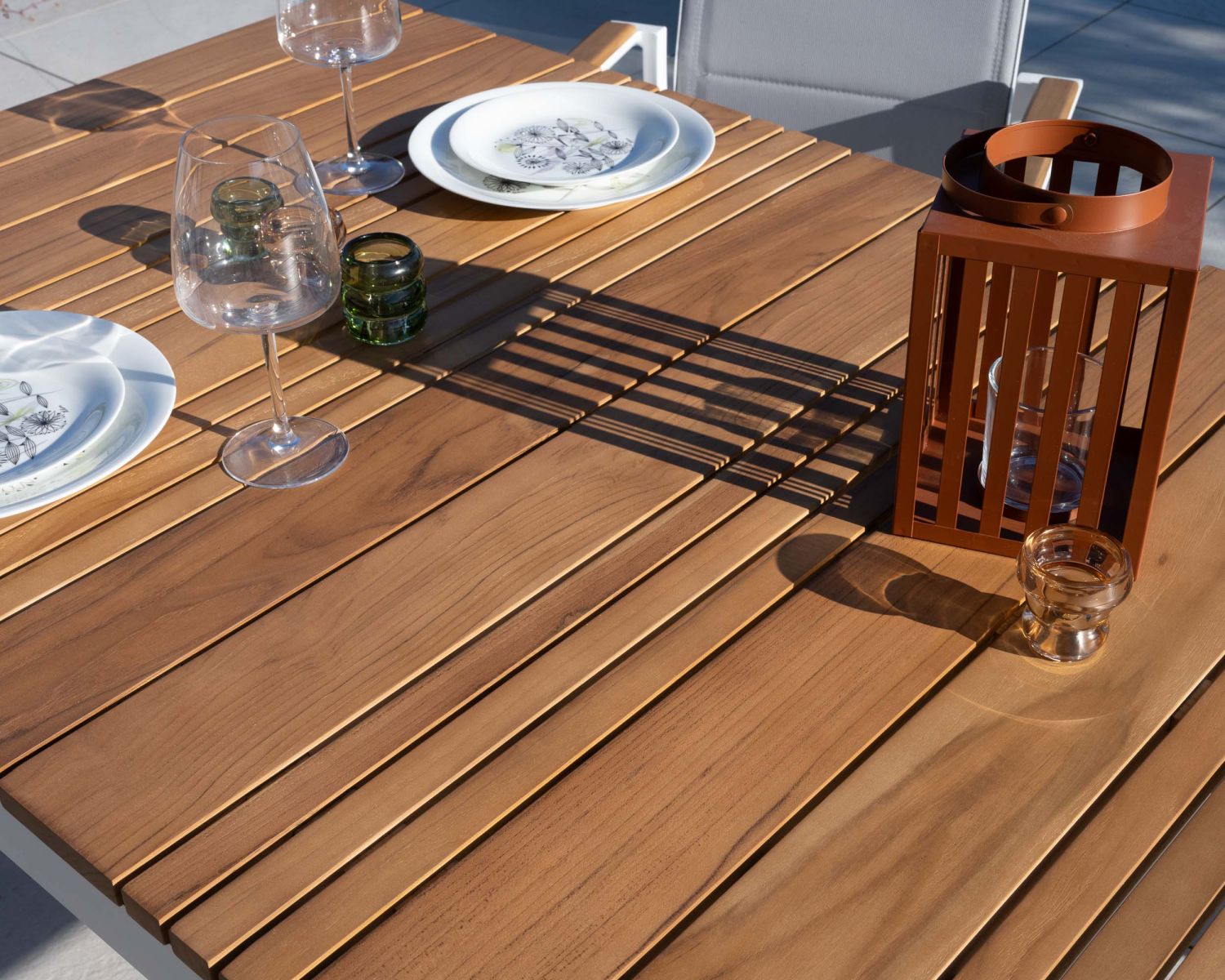 Tavolo da pranzo per esterni "Dolce Vita" da 180 cm in alluminio bianco e teak