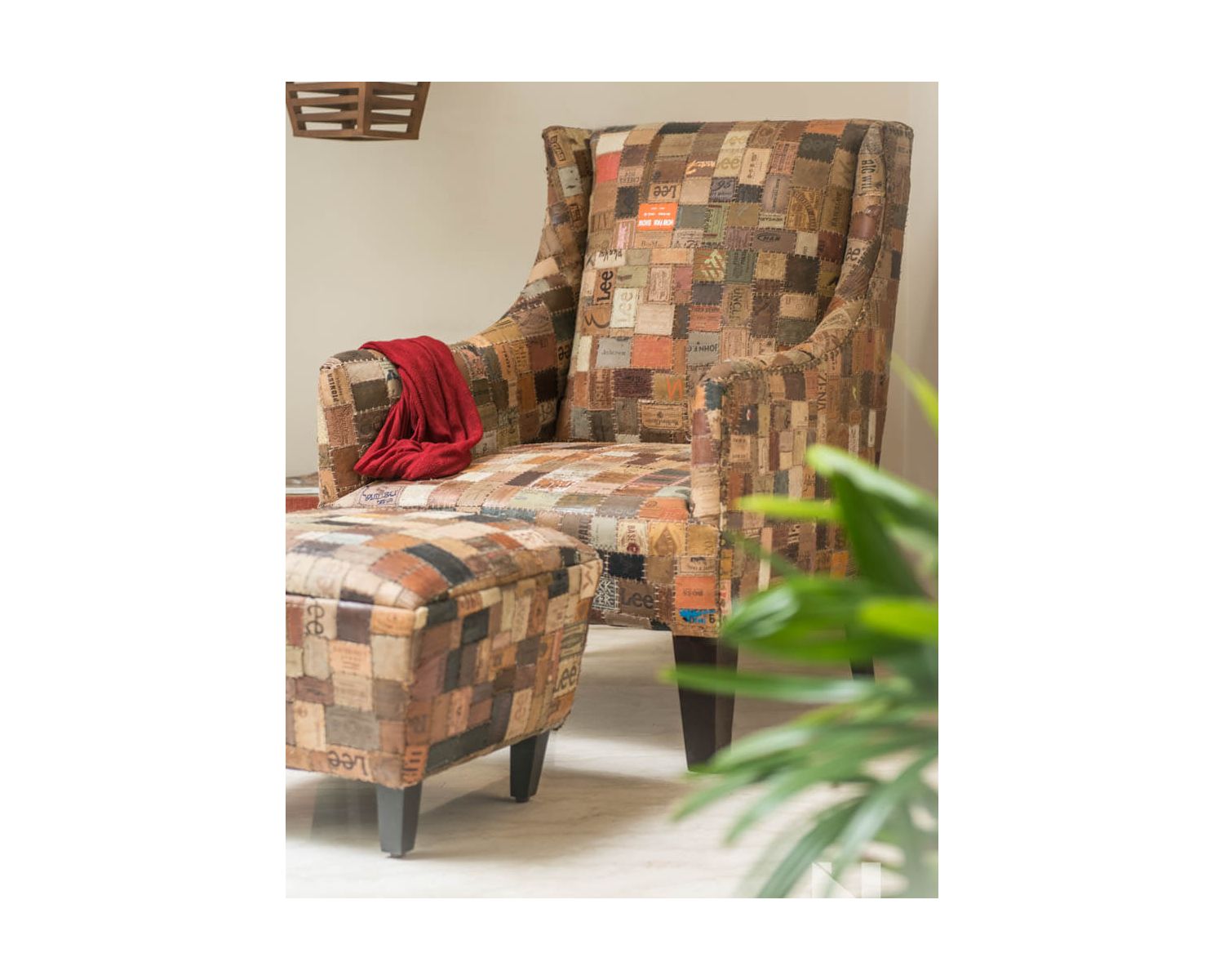 100% unica sedia da pastore "Pop Vintage" in tessuto e legno riciclato