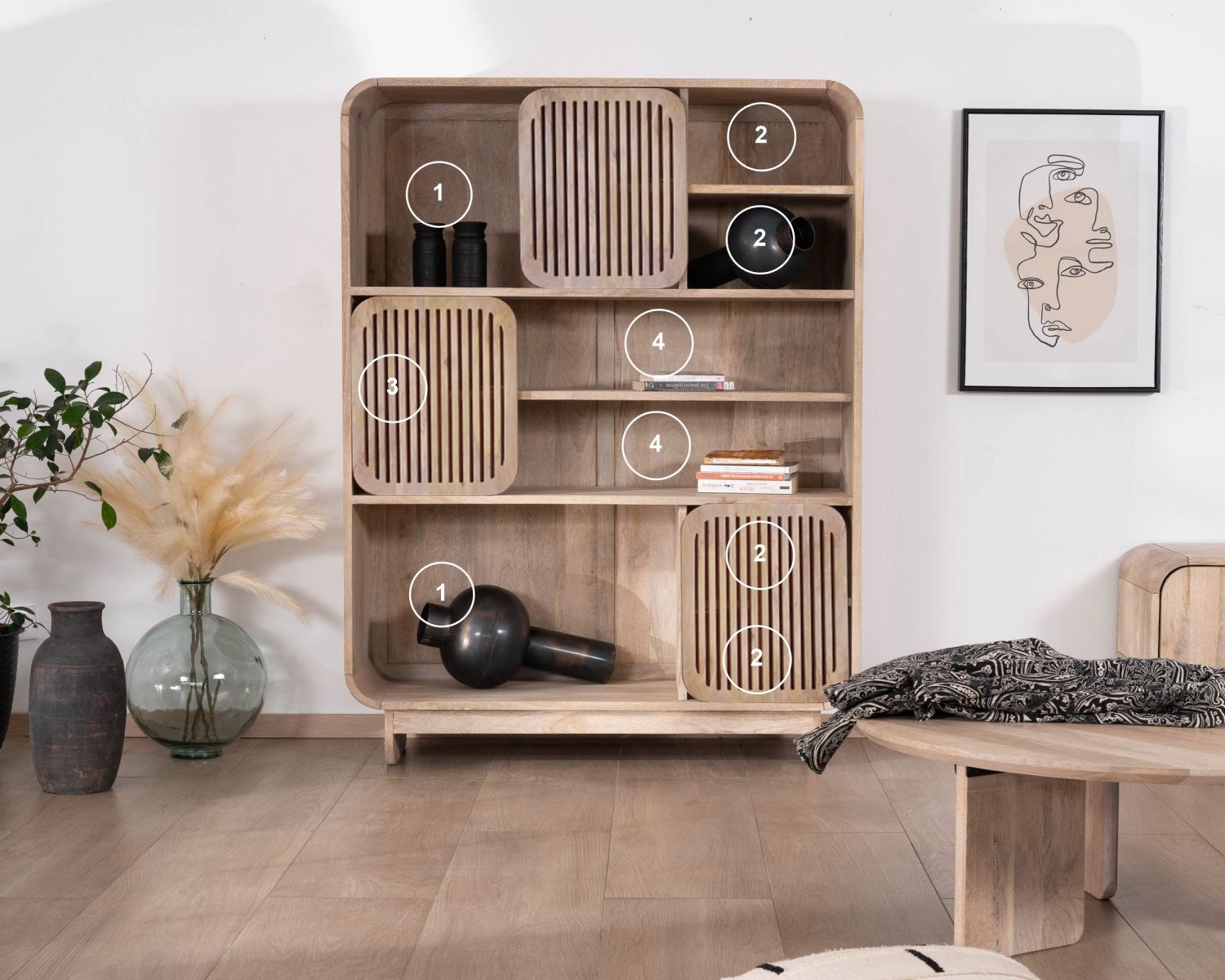 Libreria "Jappy" in puro legno di mango con ante scorrevoli traforate