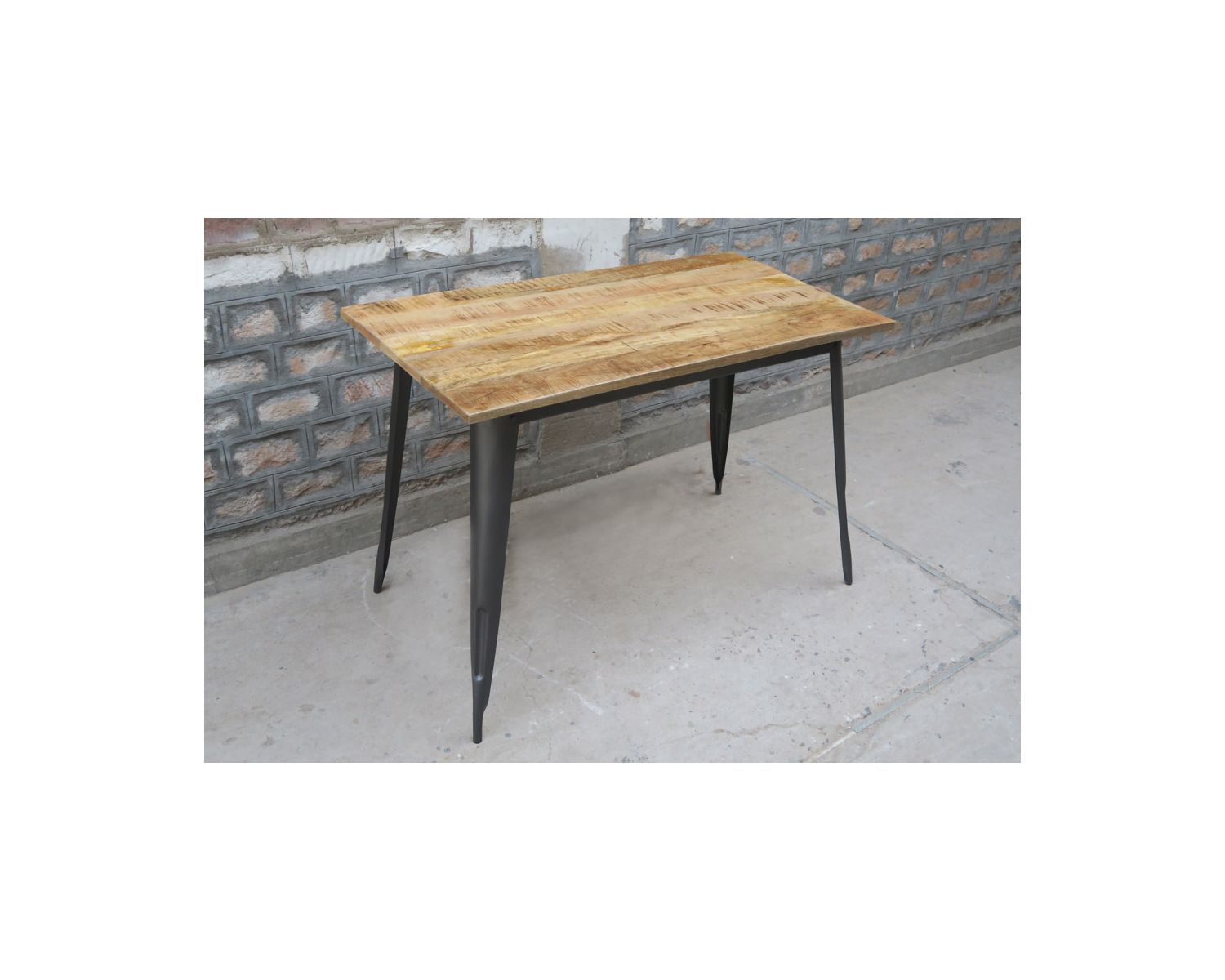 Tavolo in metallo e legno massiccio "Dowtoun" 150x80 cm