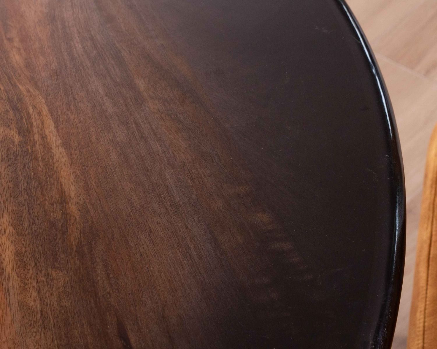 Tavolo da pranzo rotondo in legno laccato "Pop Vintage" bicolore 120 cm