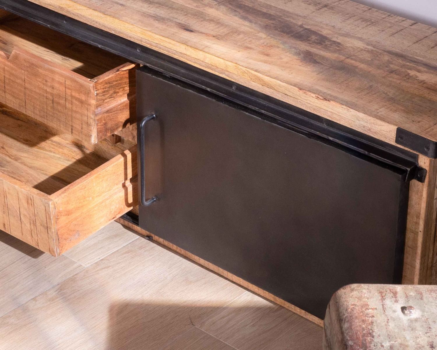 Grande porta TV "Caractère" 200 cm a 2 ante e 2 cassetti in metallo e legno