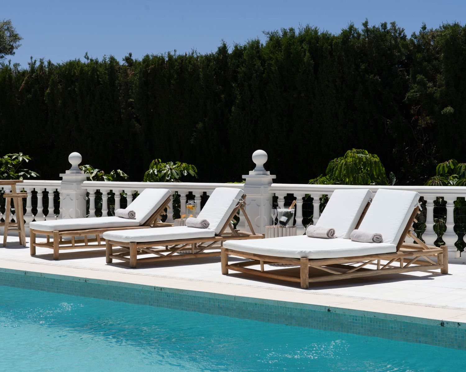 Lettino 2 posti "Sumatra" dal design esotico con rami in teak